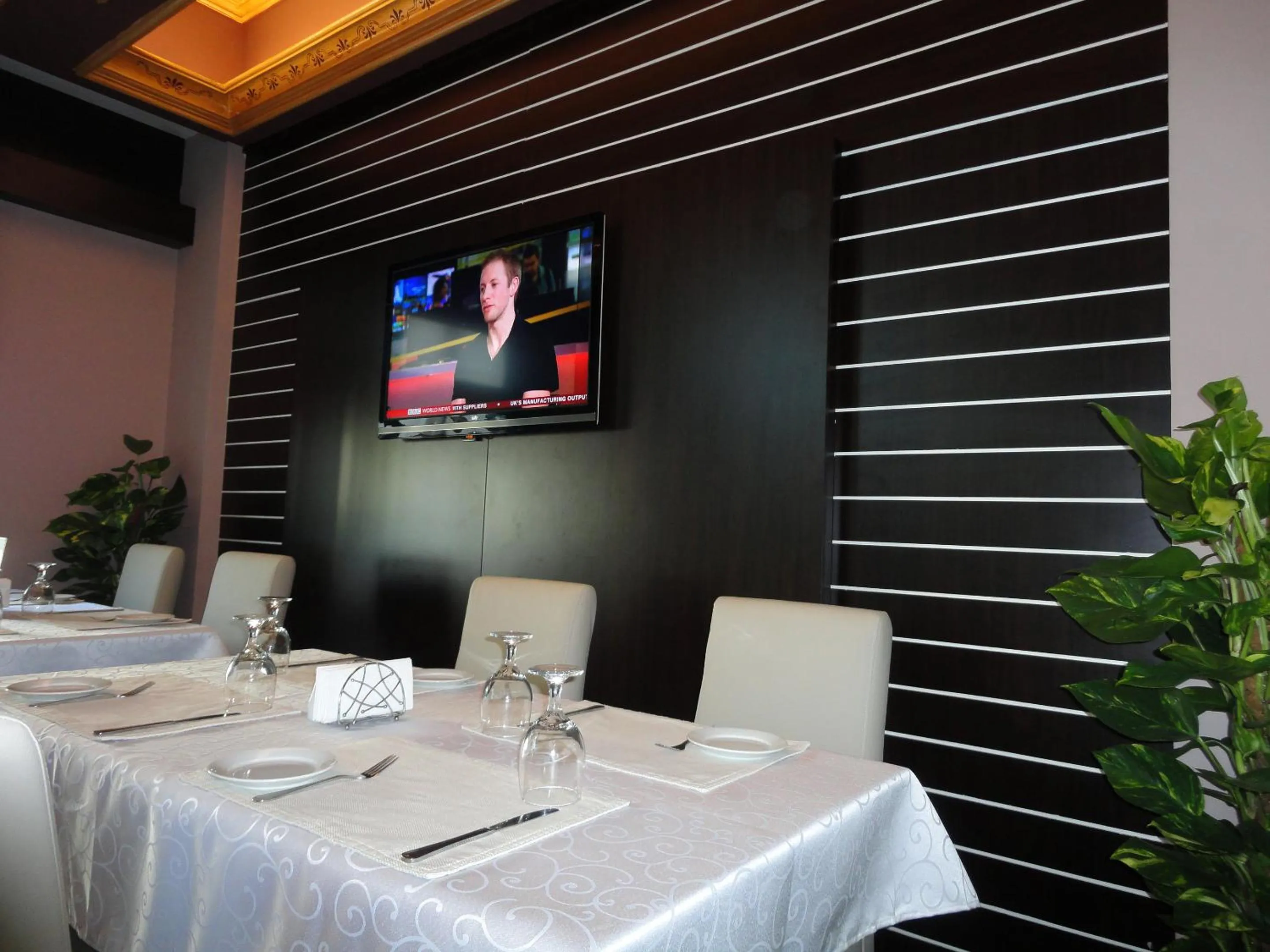 Restaurant/Places to Eat in Beach Bay Hotel Muscat