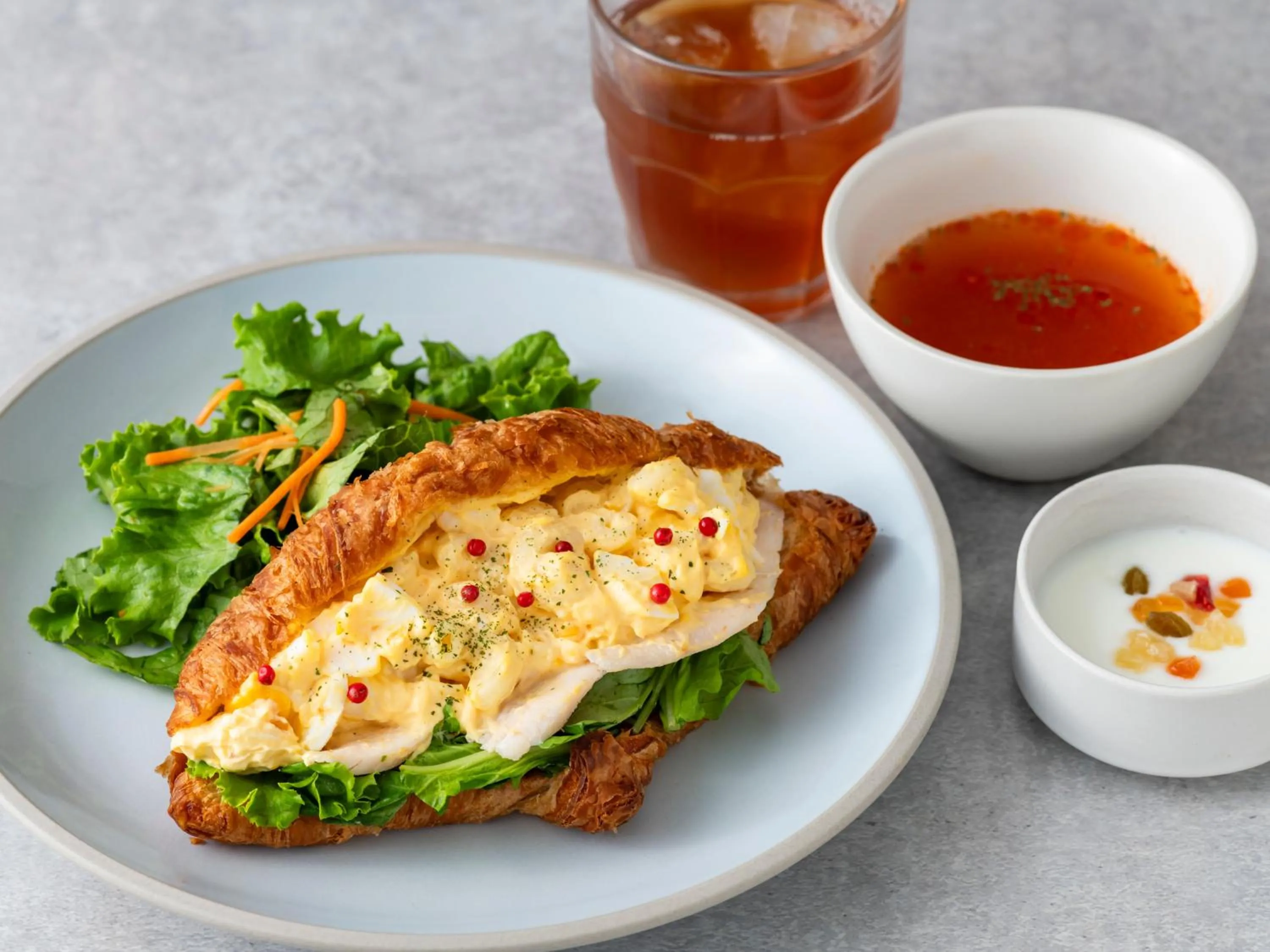 Breakfast in sequence SUIDOBASHI - Tokyo