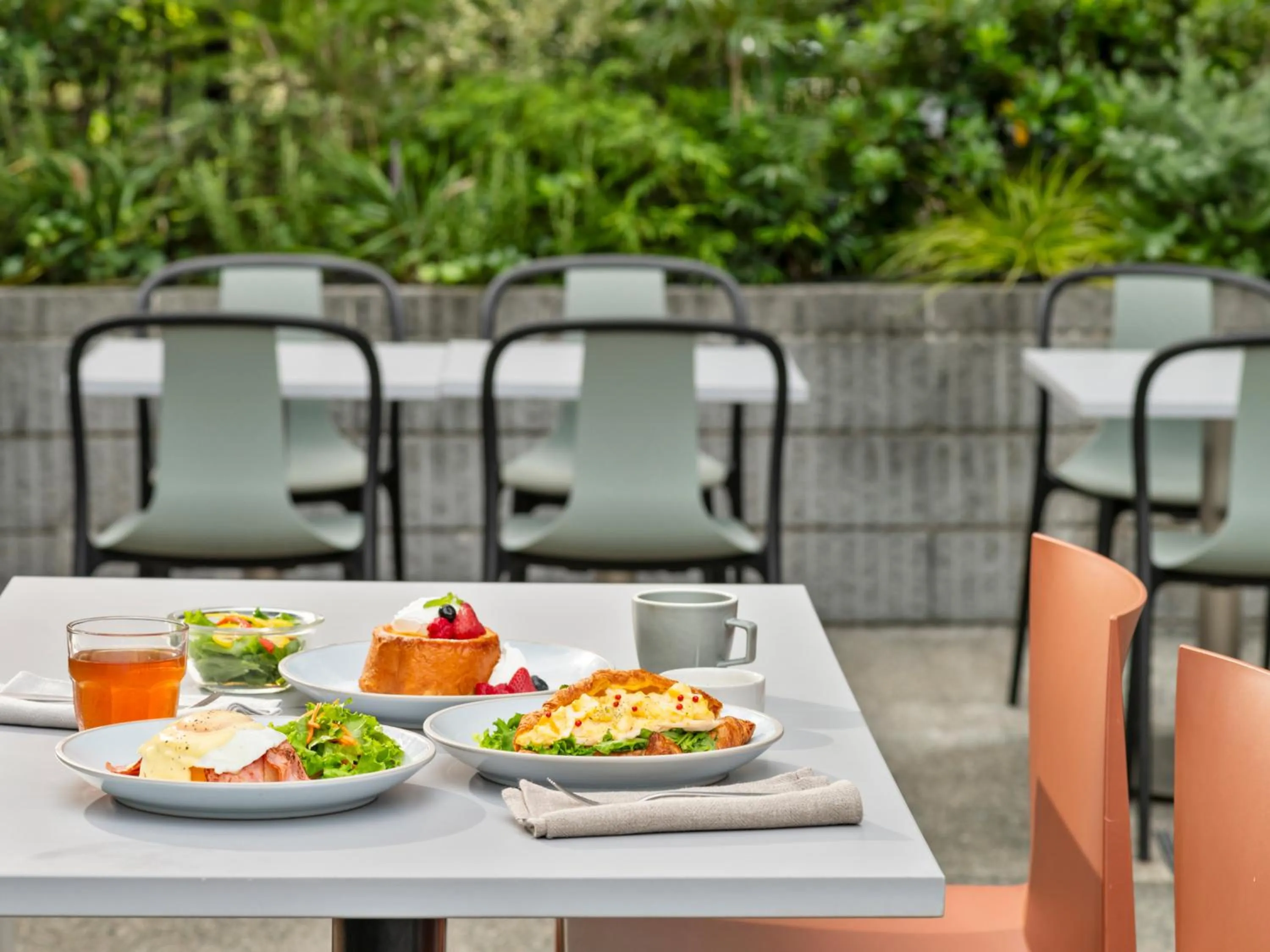 Breakfast in sequence SUIDOBASHI - Tokyo