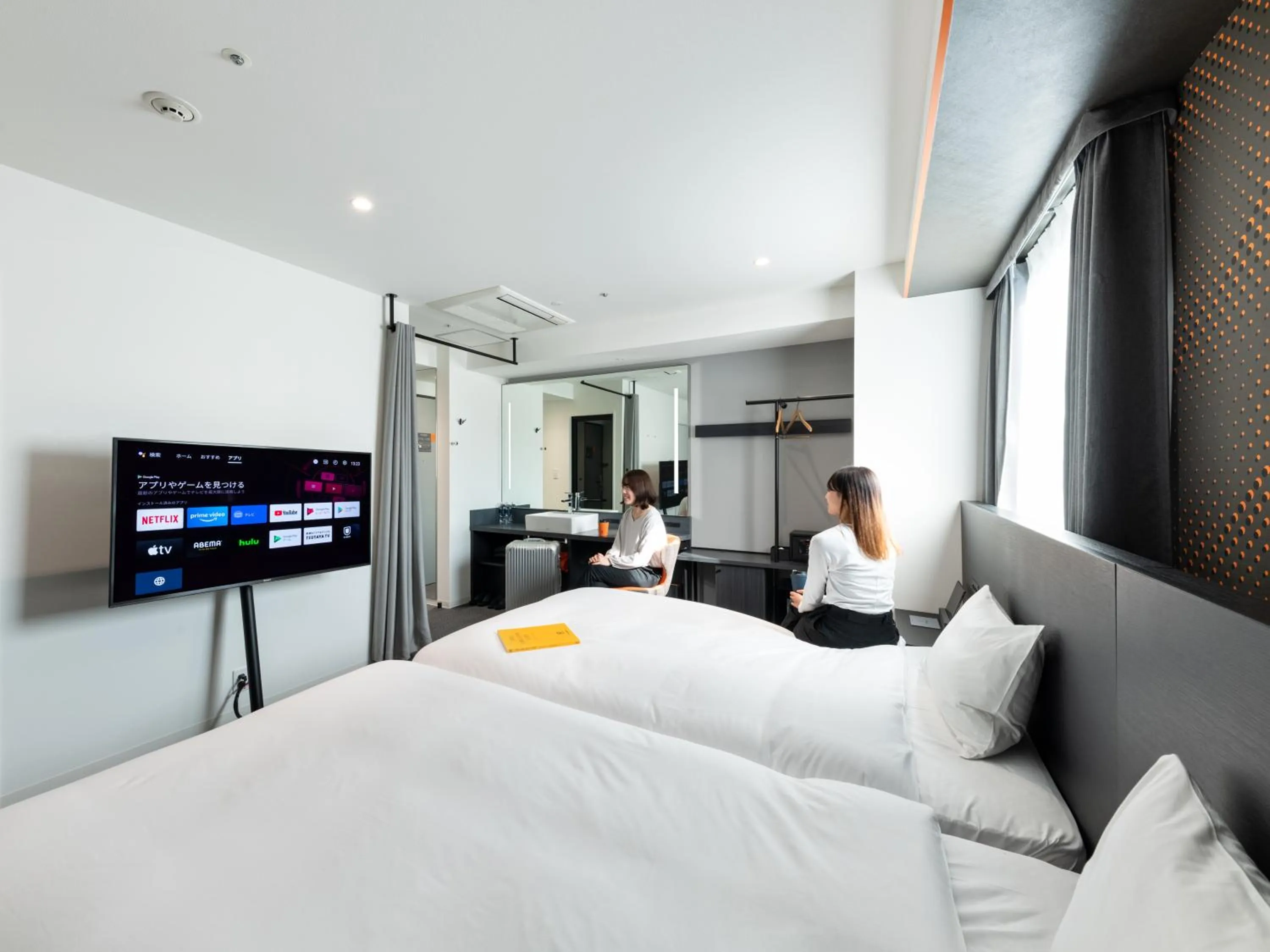 Photo of the whole room, Bed in sequence SUIDOBASHI - Tokyo