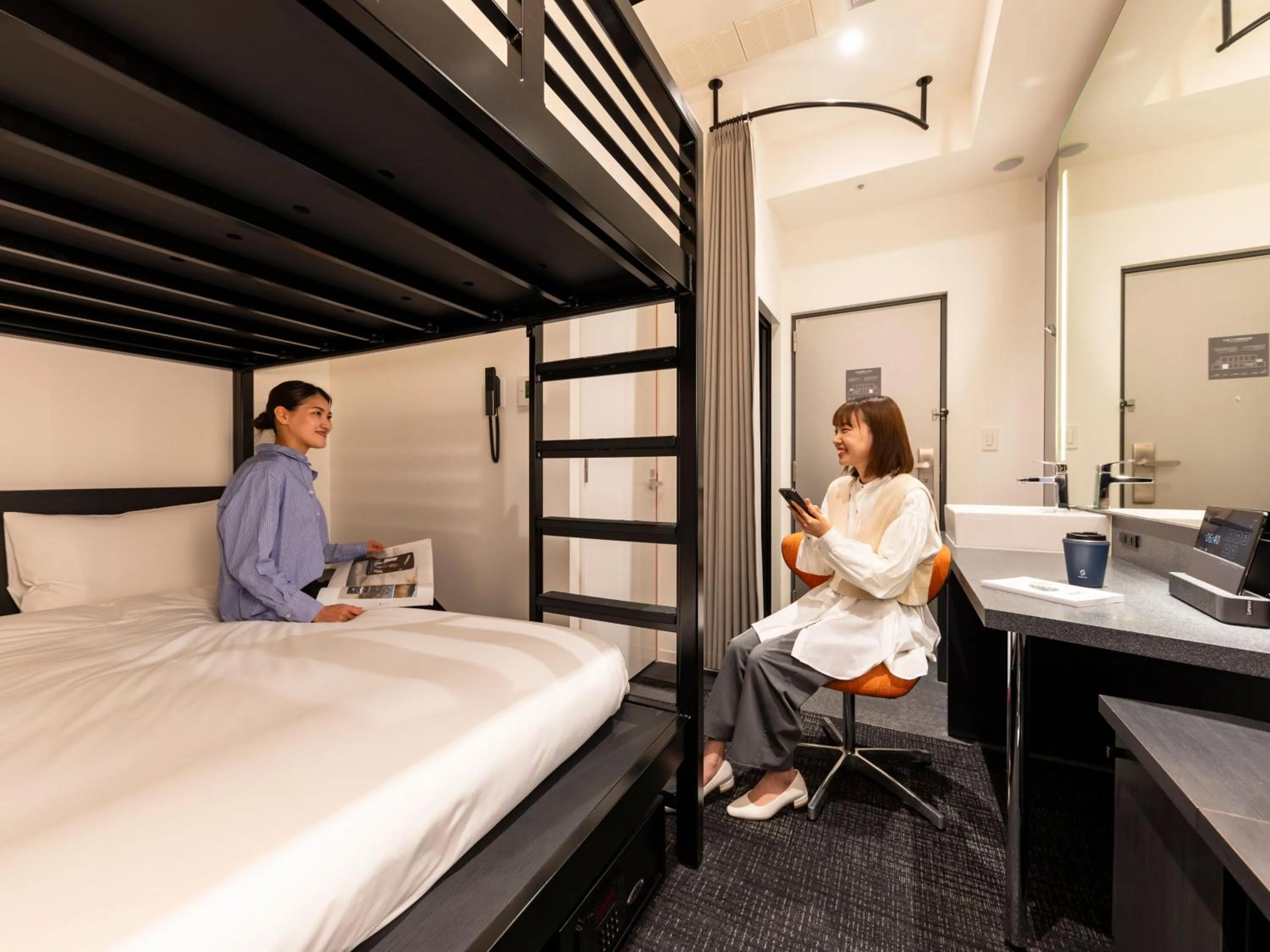 Photo of the whole room, Bed in sequence SUIDOBASHI - Tokyo