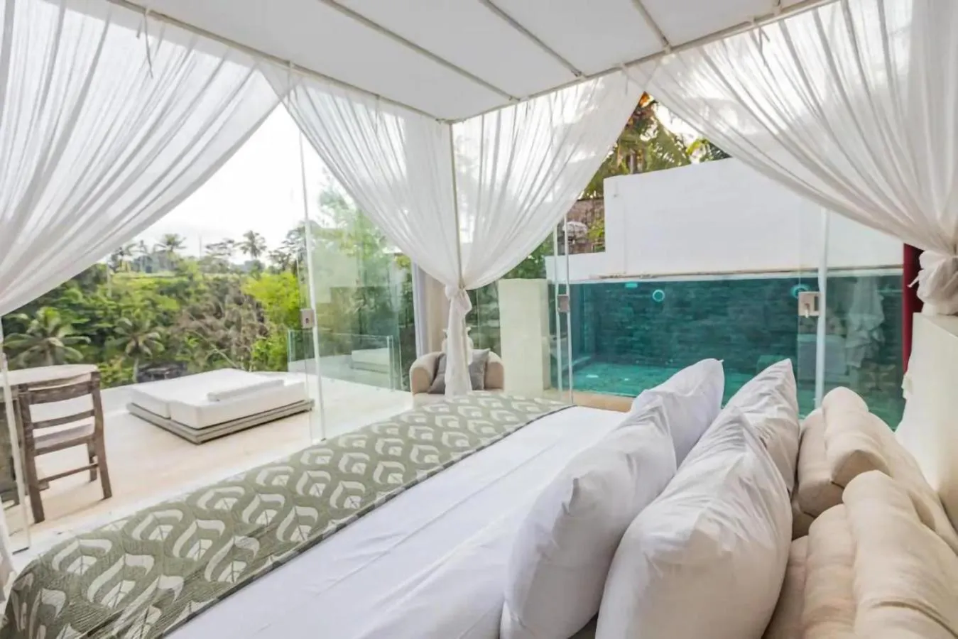Bed in Villa Cella Bella Ubud