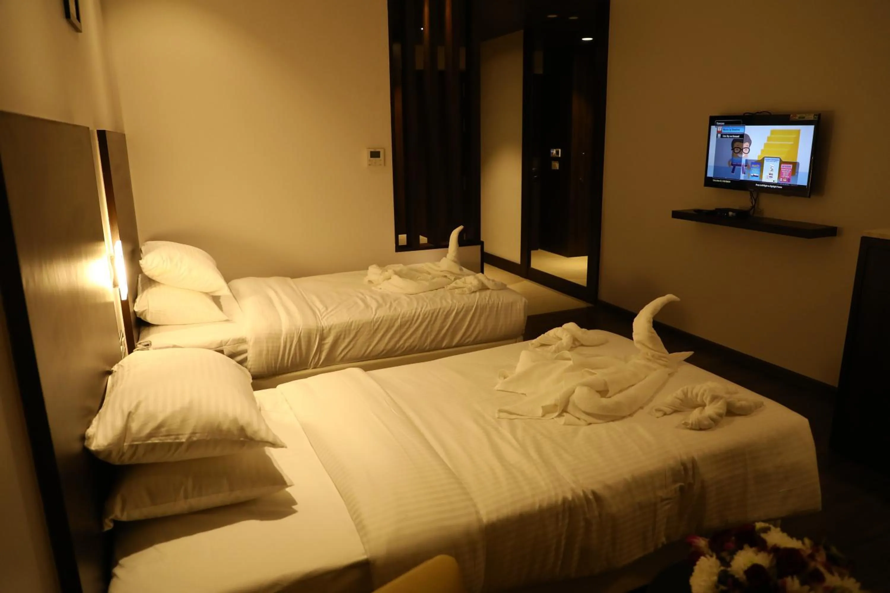 TV and multimedia, Bed in YN Hotels