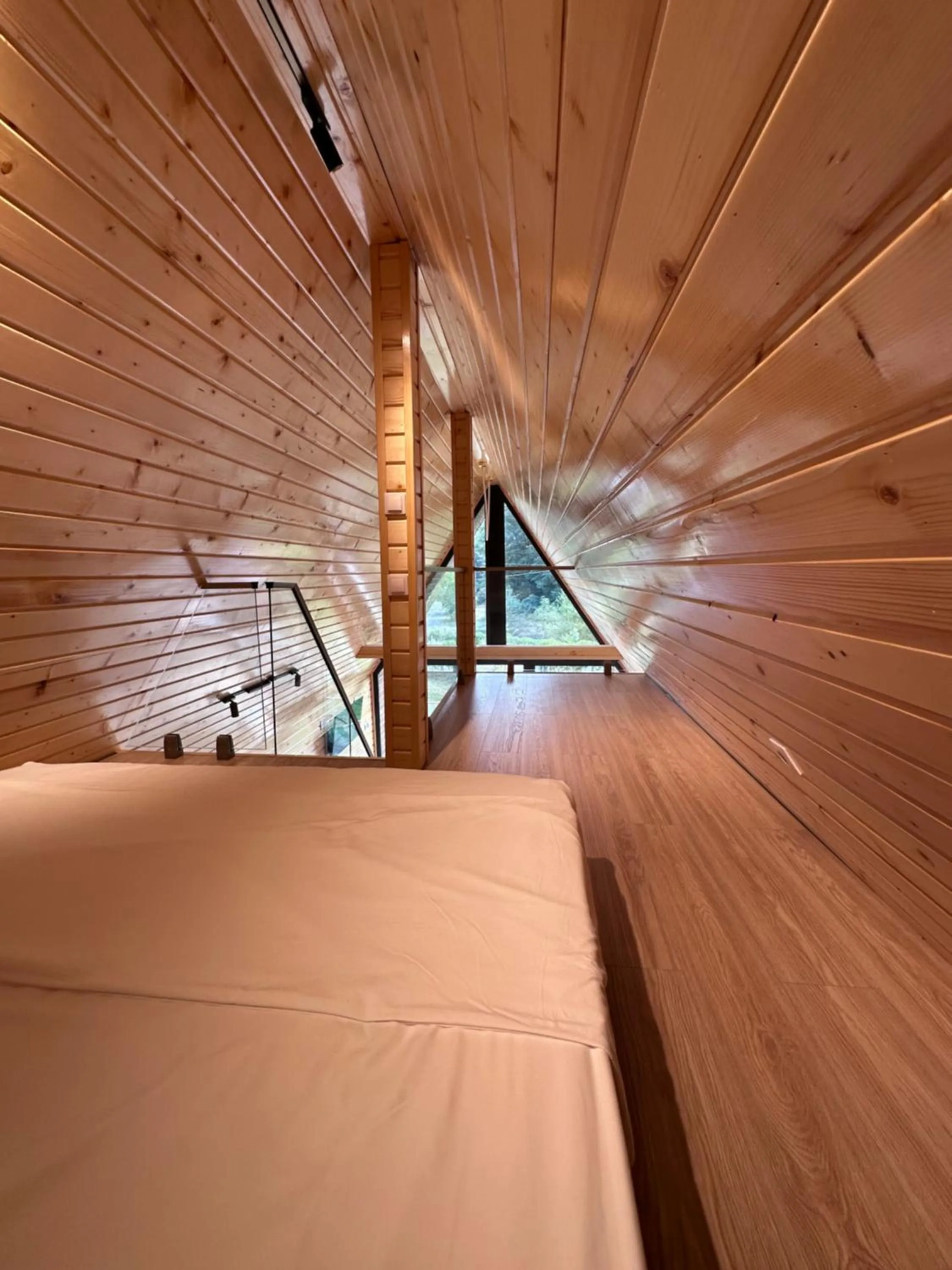 Bed in Hotel McPietroasa