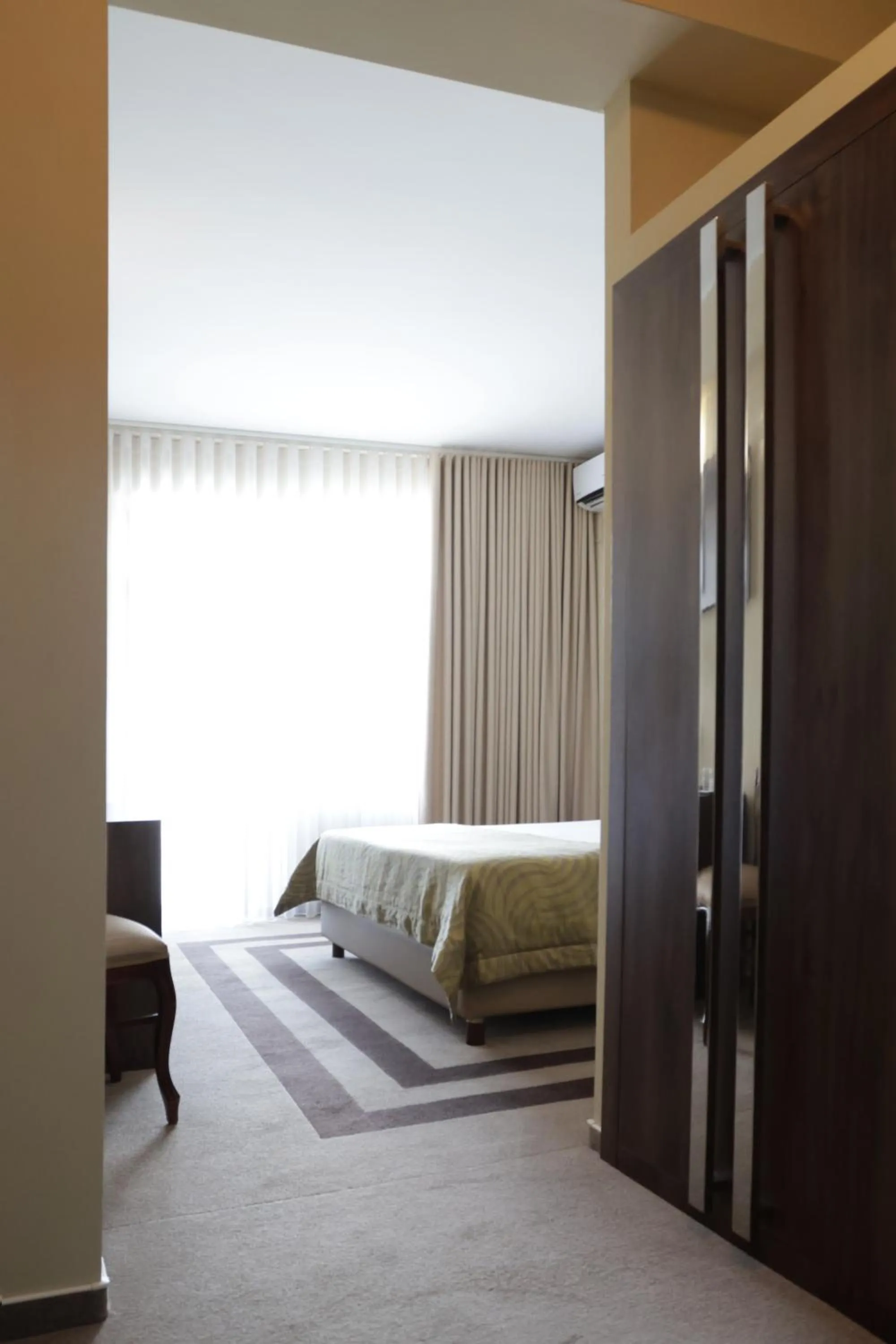 Bed in Hotel McPietroasa