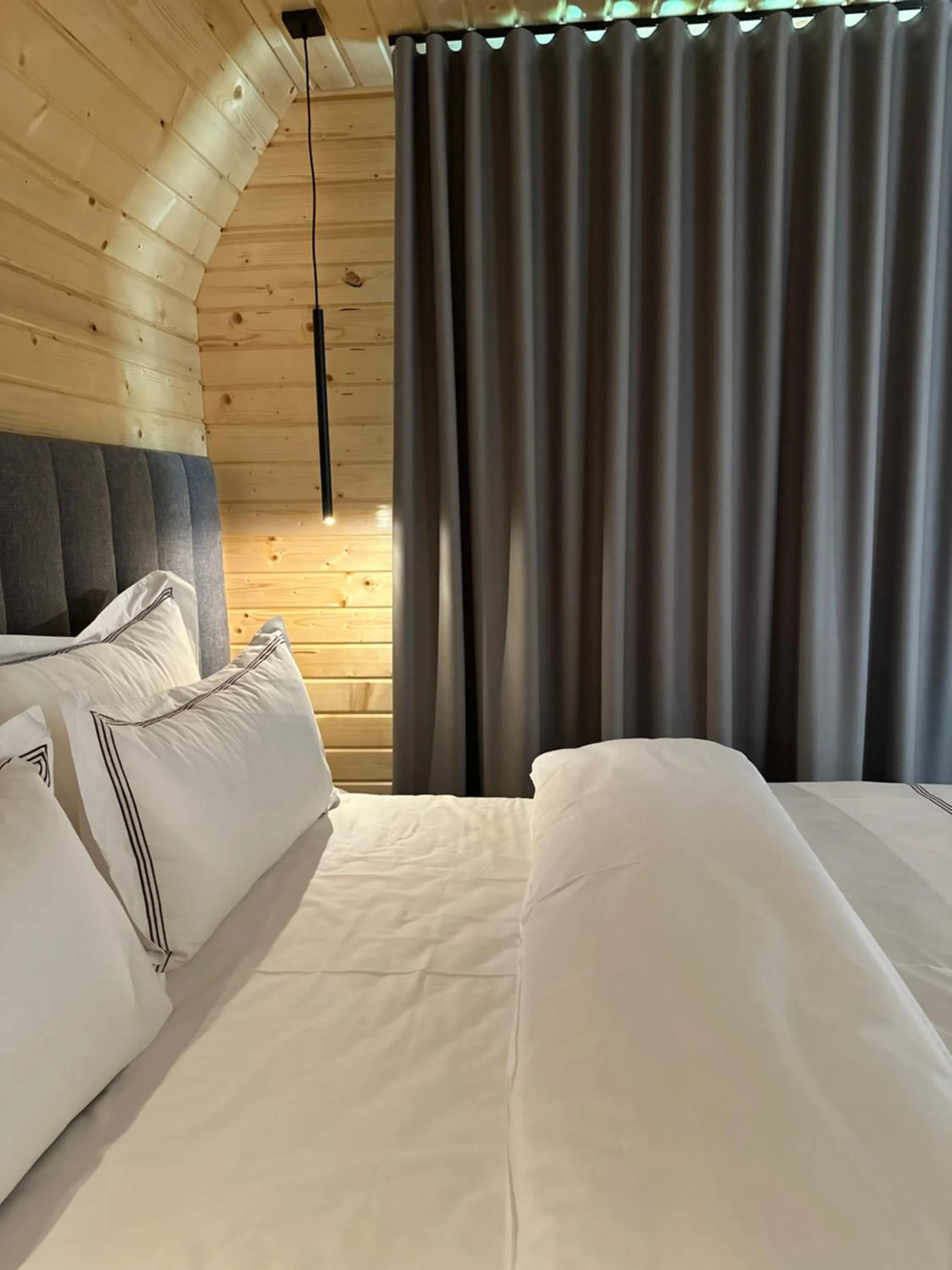 Bed in Hotel McPietroasa