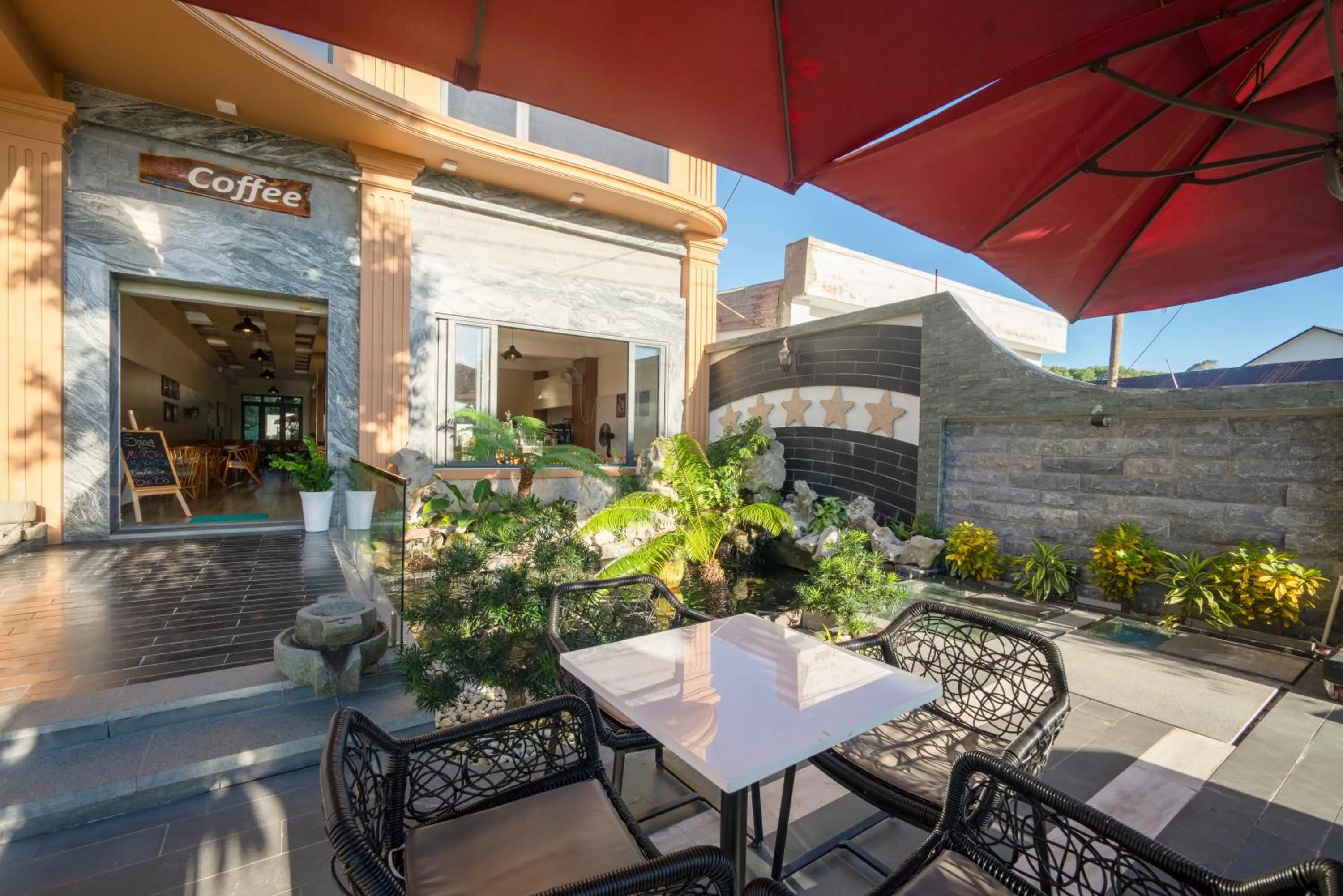 Patio in UMI-PQ hotel