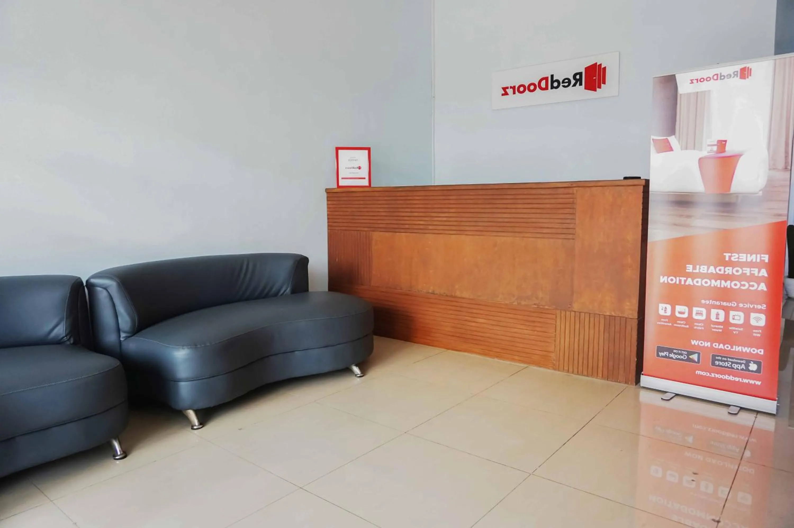 RedDoorz near Velodrome Malang 2