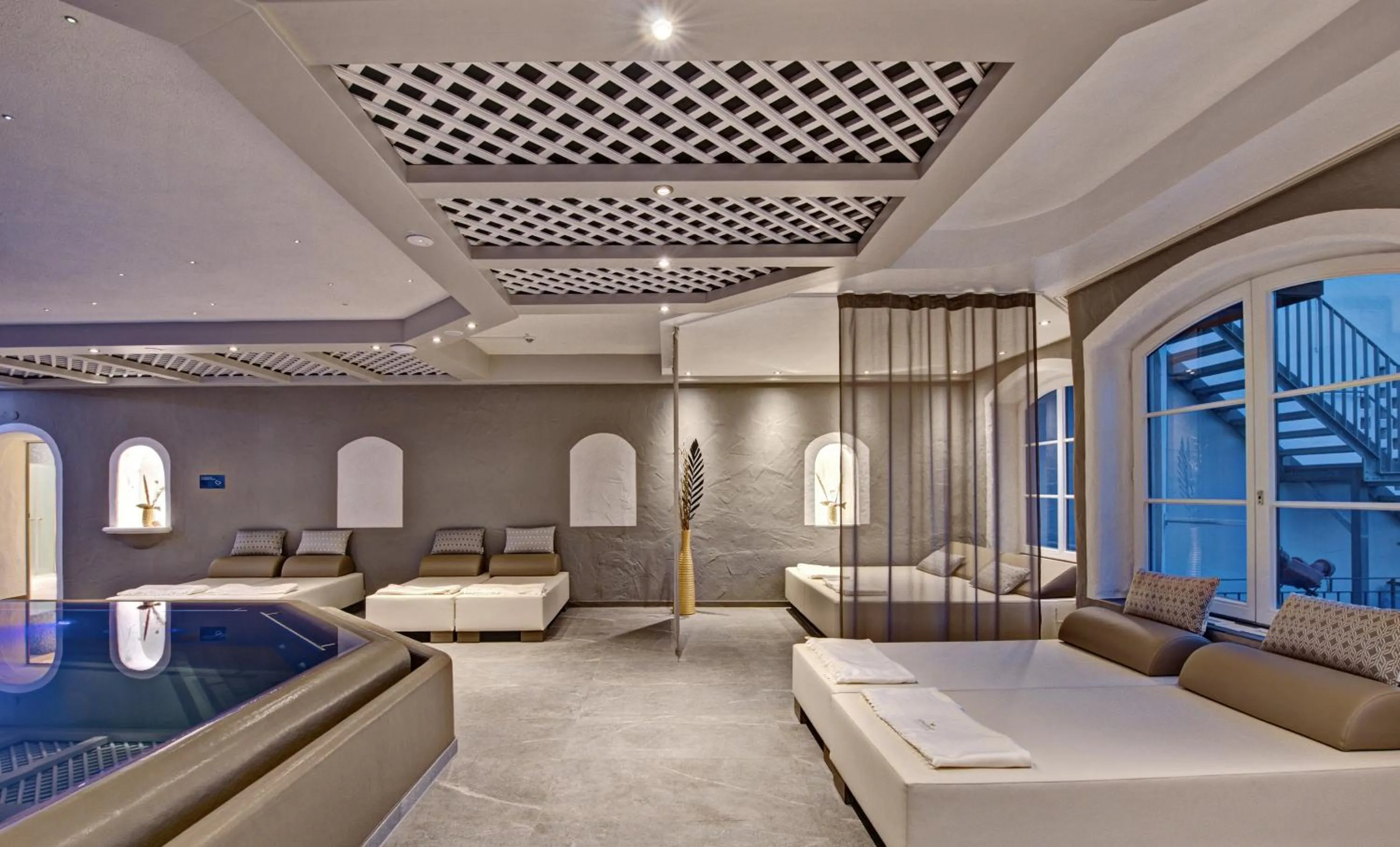 Swimming pool in Königshof Hotel Resort