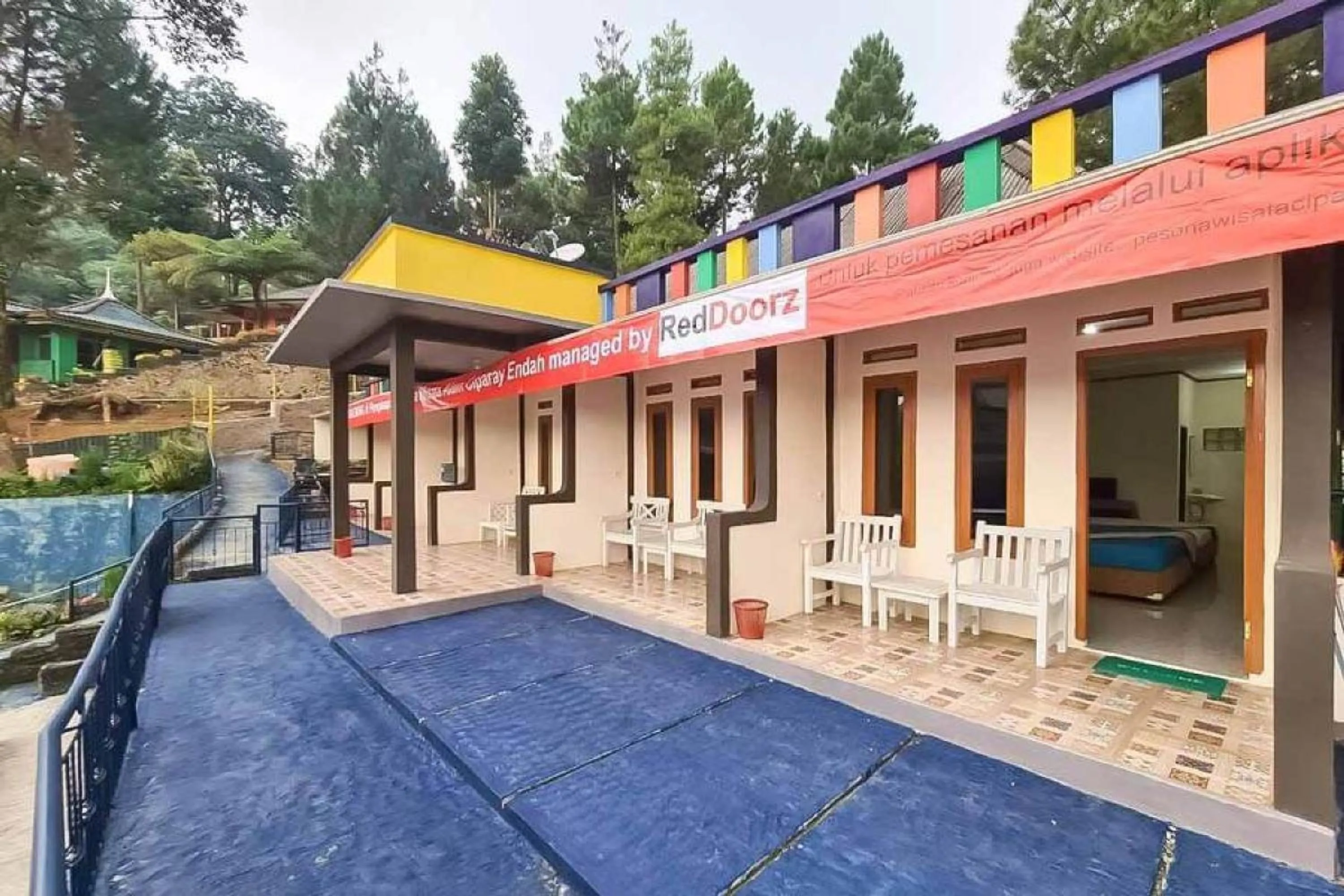 Facade/entrance in Pesona Wisata Alam Ciparay Endah Mitra RedDoorz
