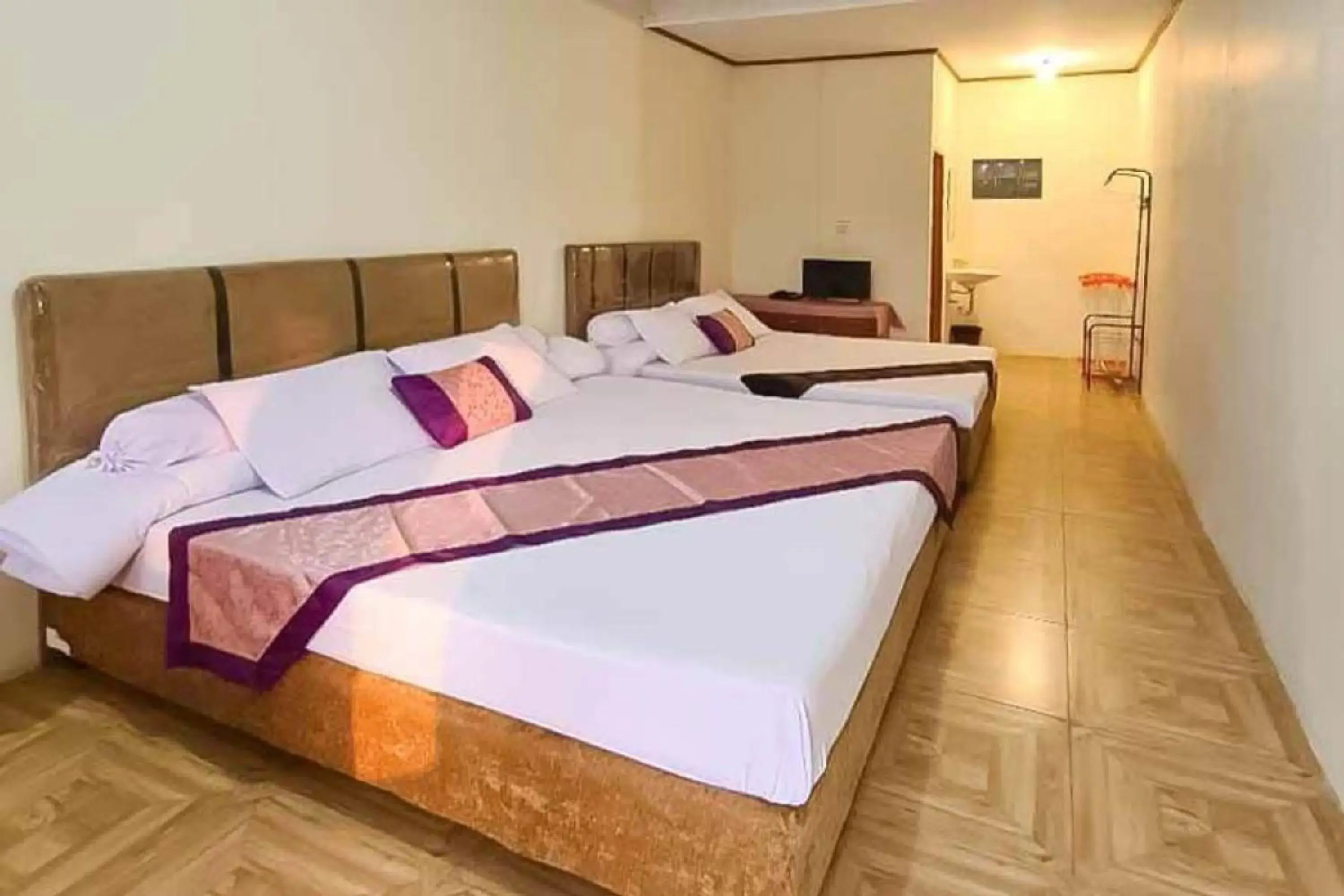 Family Room - single occupancy in Pesona Wisata Alam Ciparay Endah Mitra RedDoorz Family Room - single occupancy in Pesona Wisata Alam Ciparay Endah Mitra RedDoorz