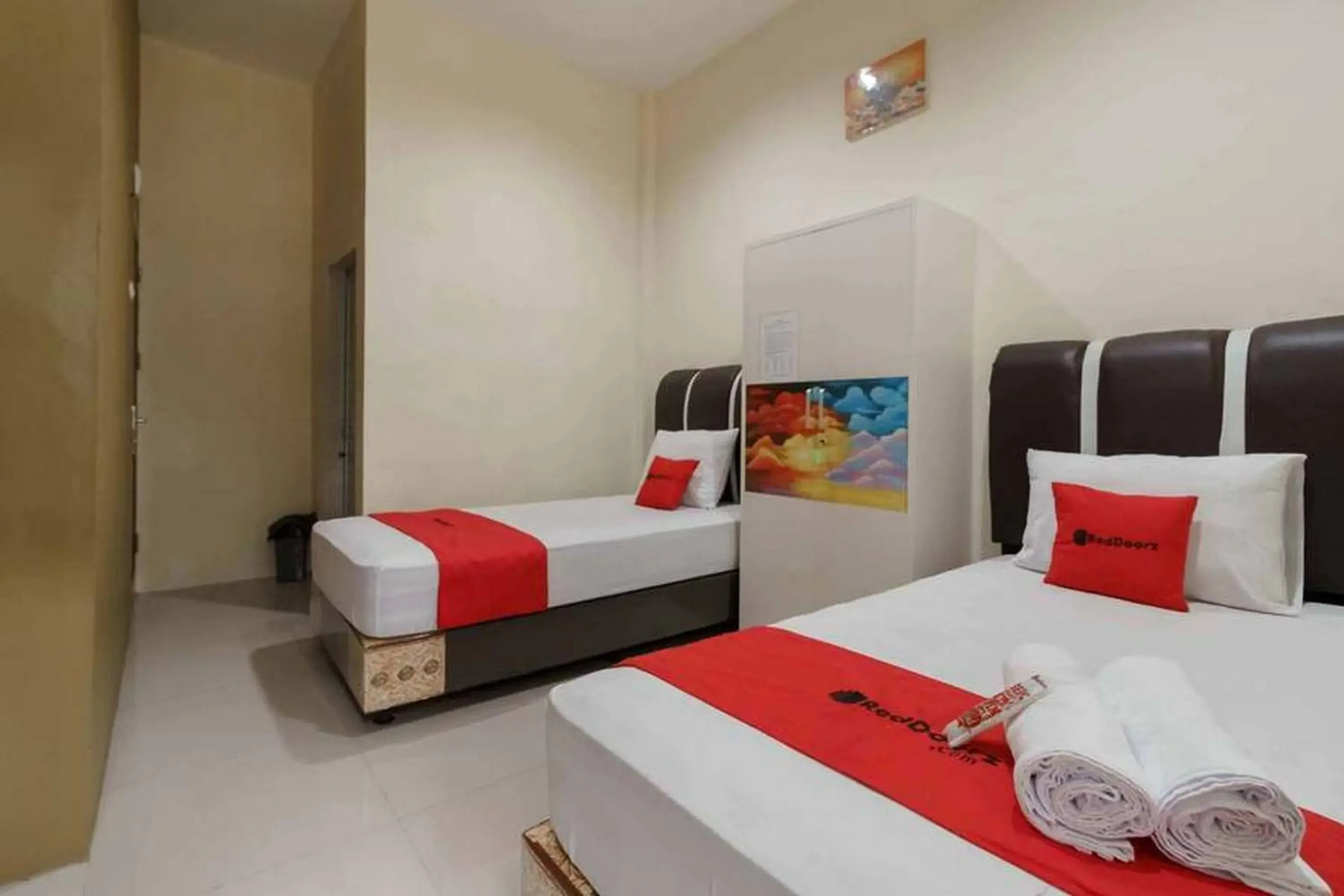 Bedroom, Bed in RedDoorz near RS Adam Malik Medan 2 Bedroom, Bed in RedDoorz near RS Adam Malik Medan 2