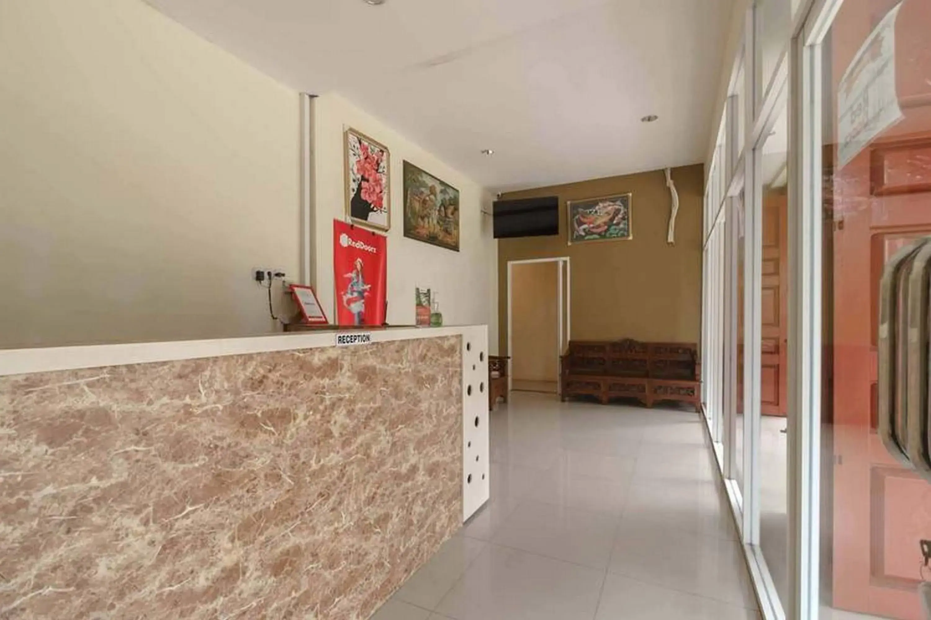 Lobby or reception in RedDoorz near RS Adam Malik Medan 2 Lobby or reception in RedDoorz near RS Adam Malik Medan 2