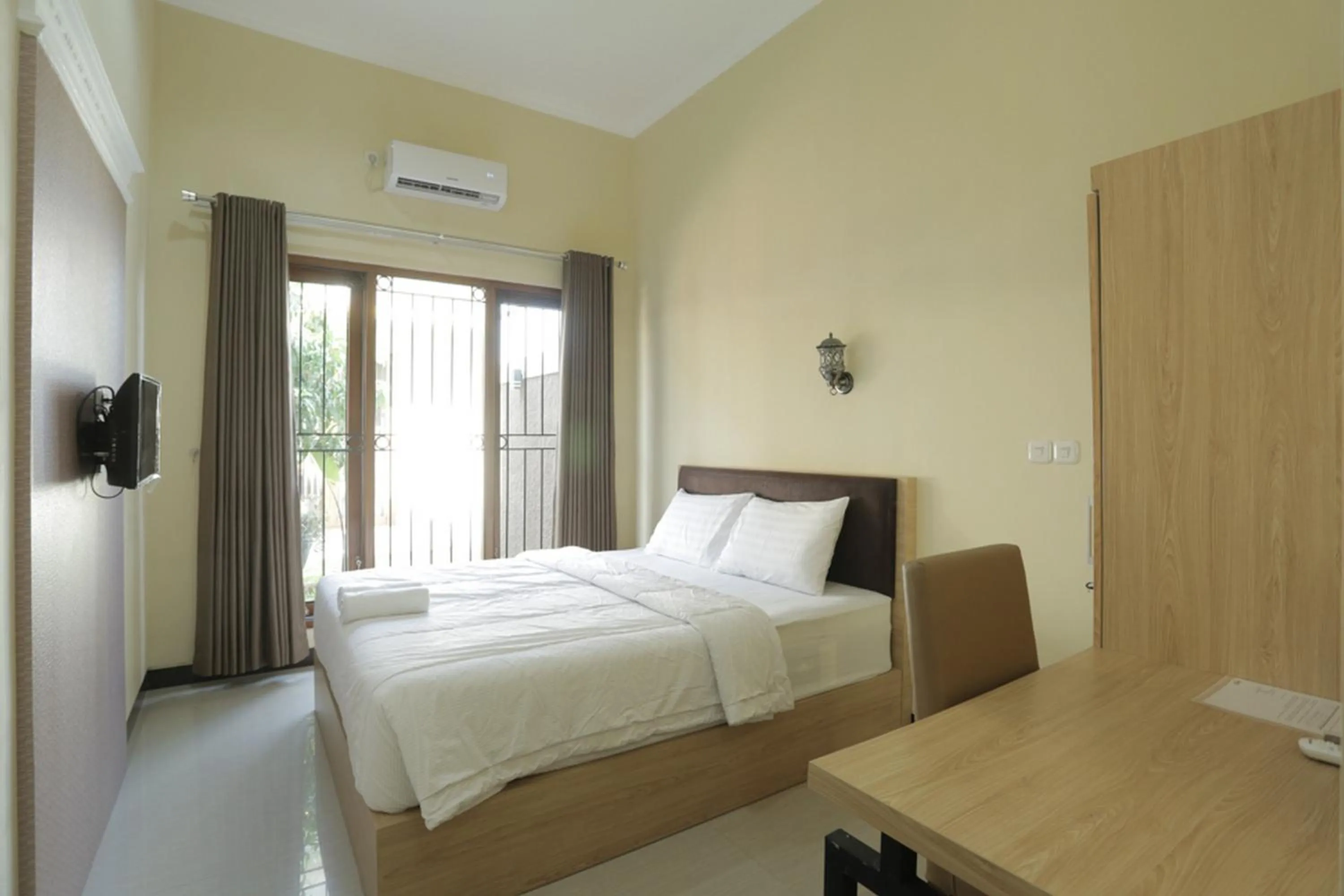 Bedroom, Bed in IDR Green Guest House Syariah Mitra RedDoorz