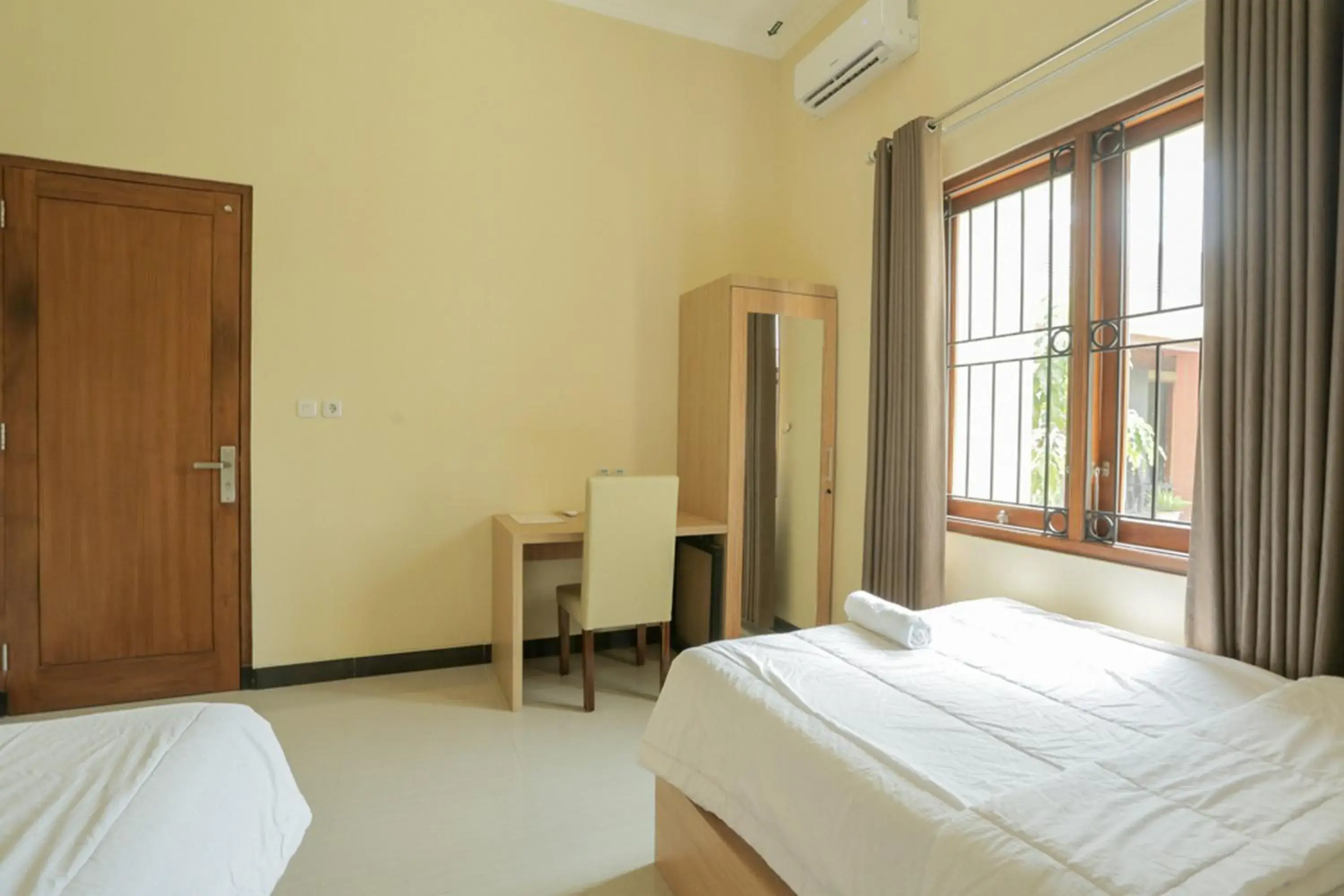 Bedroom, Bed in IDR Green Guest House Syariah Mitra RedDoorz Bedroom, Bed in IDR Green Guest House Syariah Mitra RedDoorz