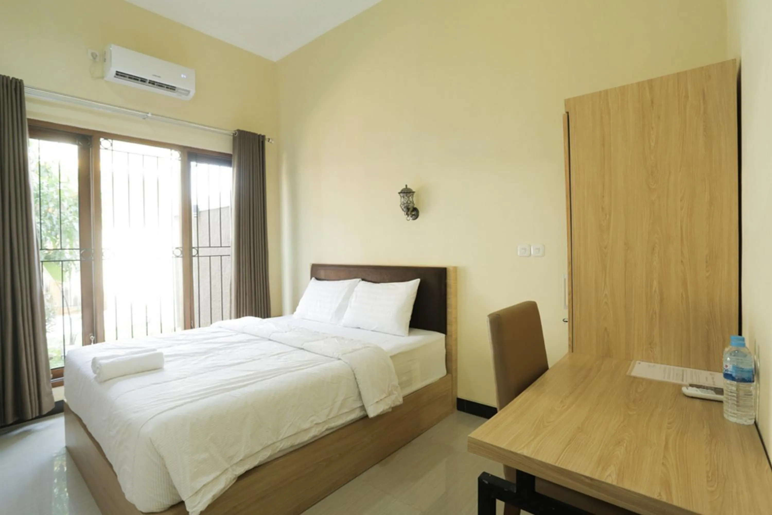Bedroom, Bed in IDR Green Guest House Syariah Mitra RedDoorz