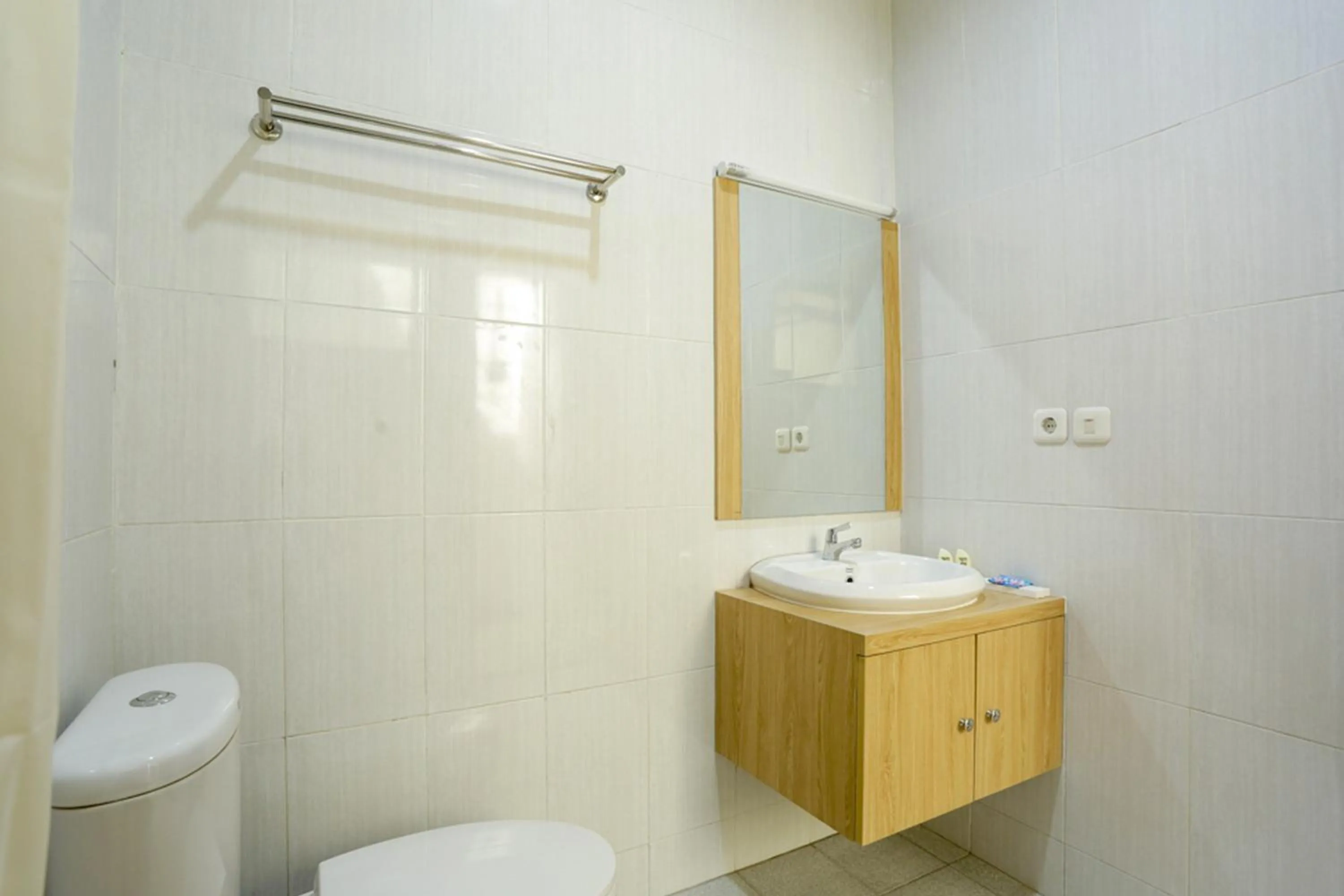 Bathroom in IDR Green Guest House Syariah Mitra RedDoorz