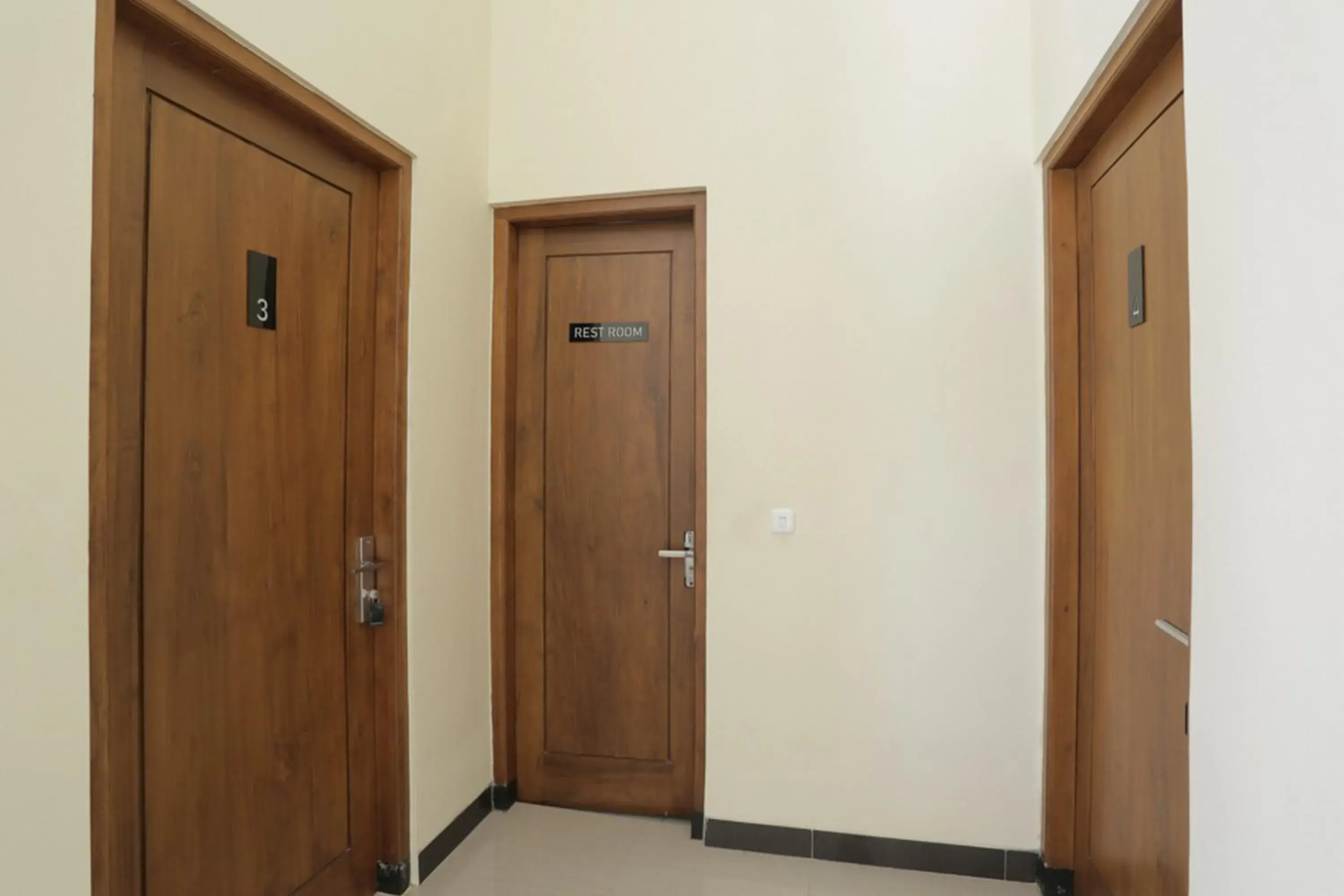 Property building in IDR Green Guest House Syariah Mitra RedDoorz Property building in IDR Green Guest House Syariah Mitra RedDoorz