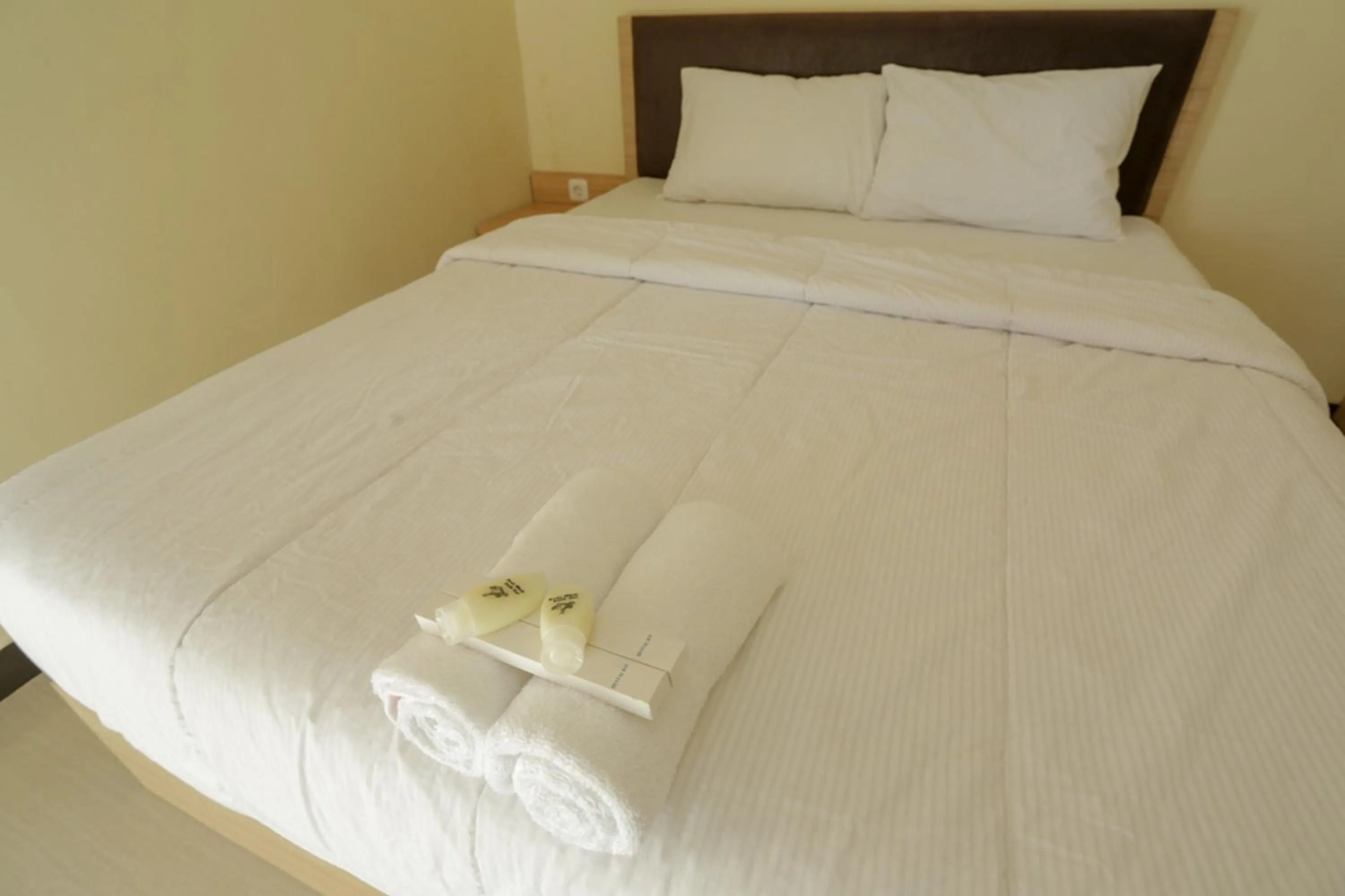 Bedroom, Bed in IDR Green Guest House Syariah Mitra RedDoorz