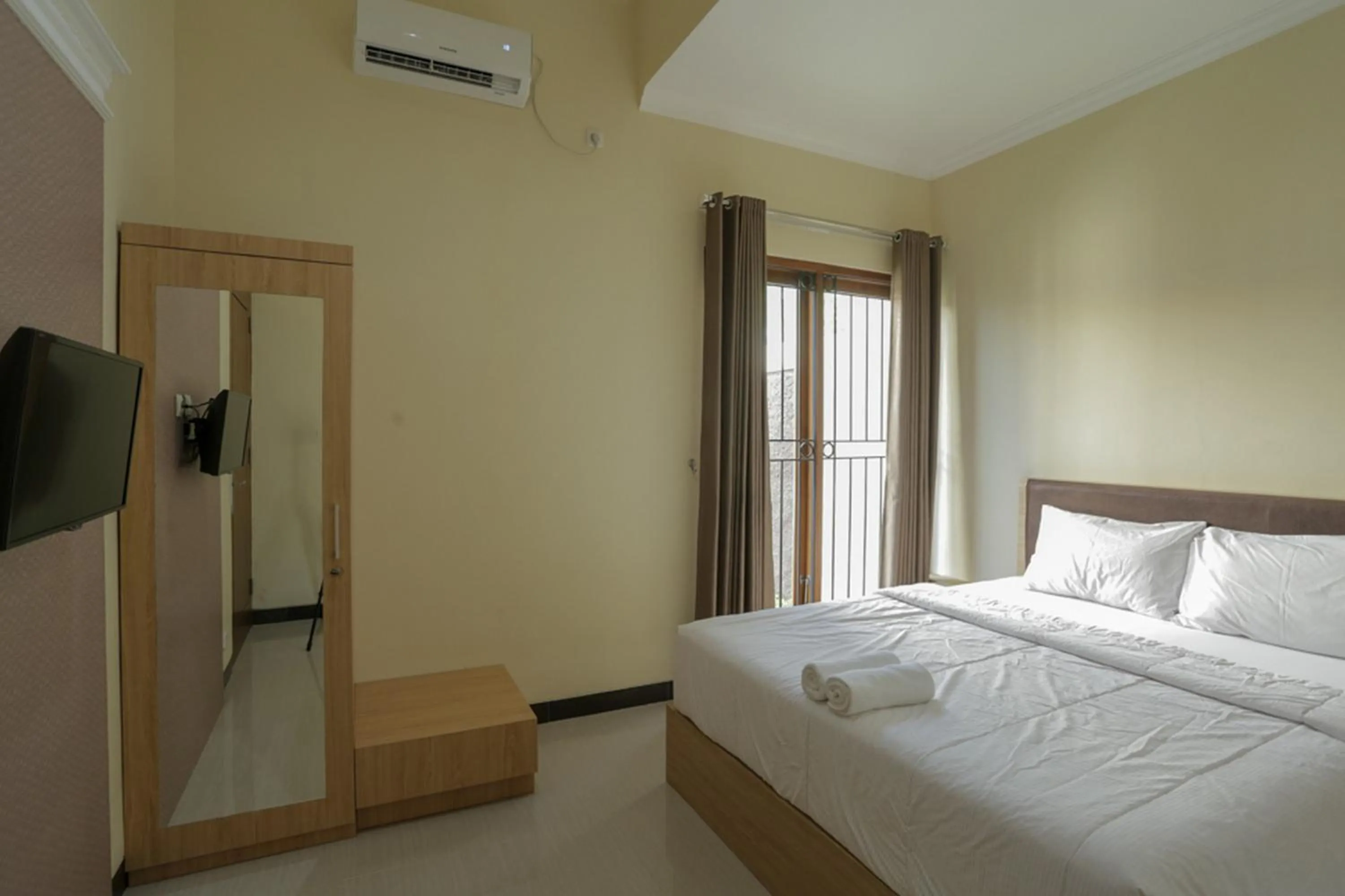 Bedroom, Bed in IDR Green Guest House Syariah Mitra RedDoorz