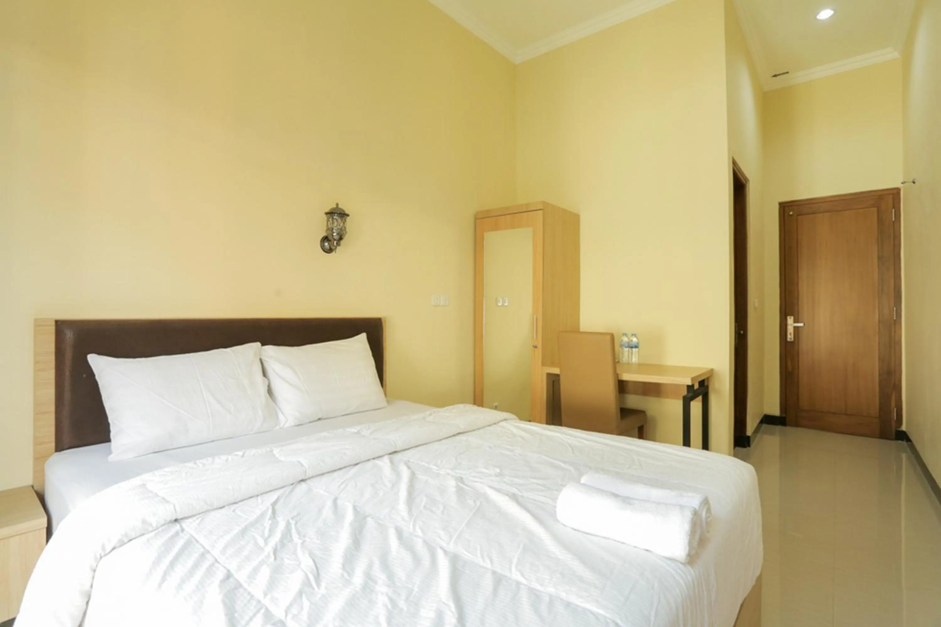 Bedroom, Bed in IDR Green Guest House Syariah Mitra RedDoorz