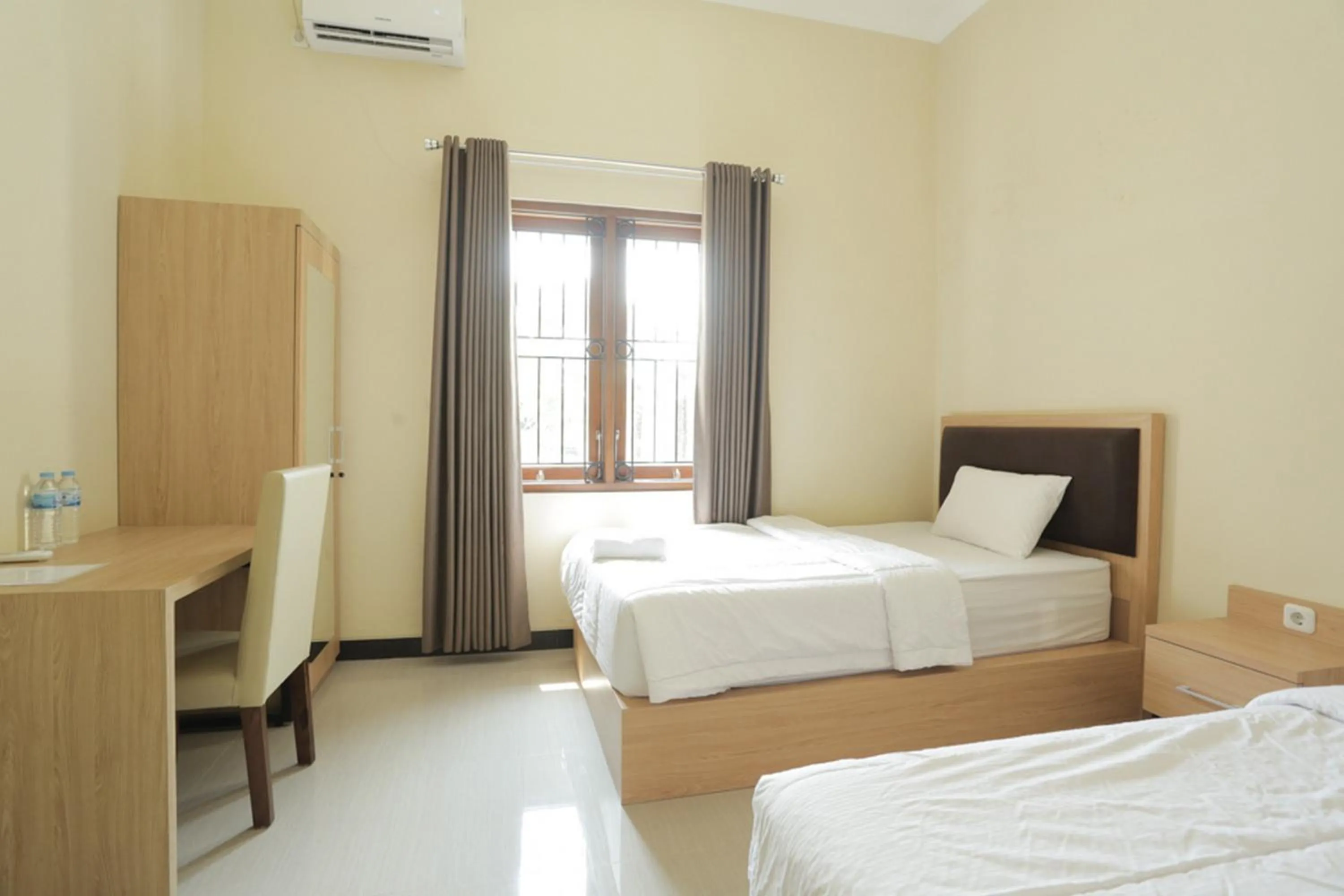 Bedroom, Bed in IDR Green Guest House Syariah Mitra RedDoorz