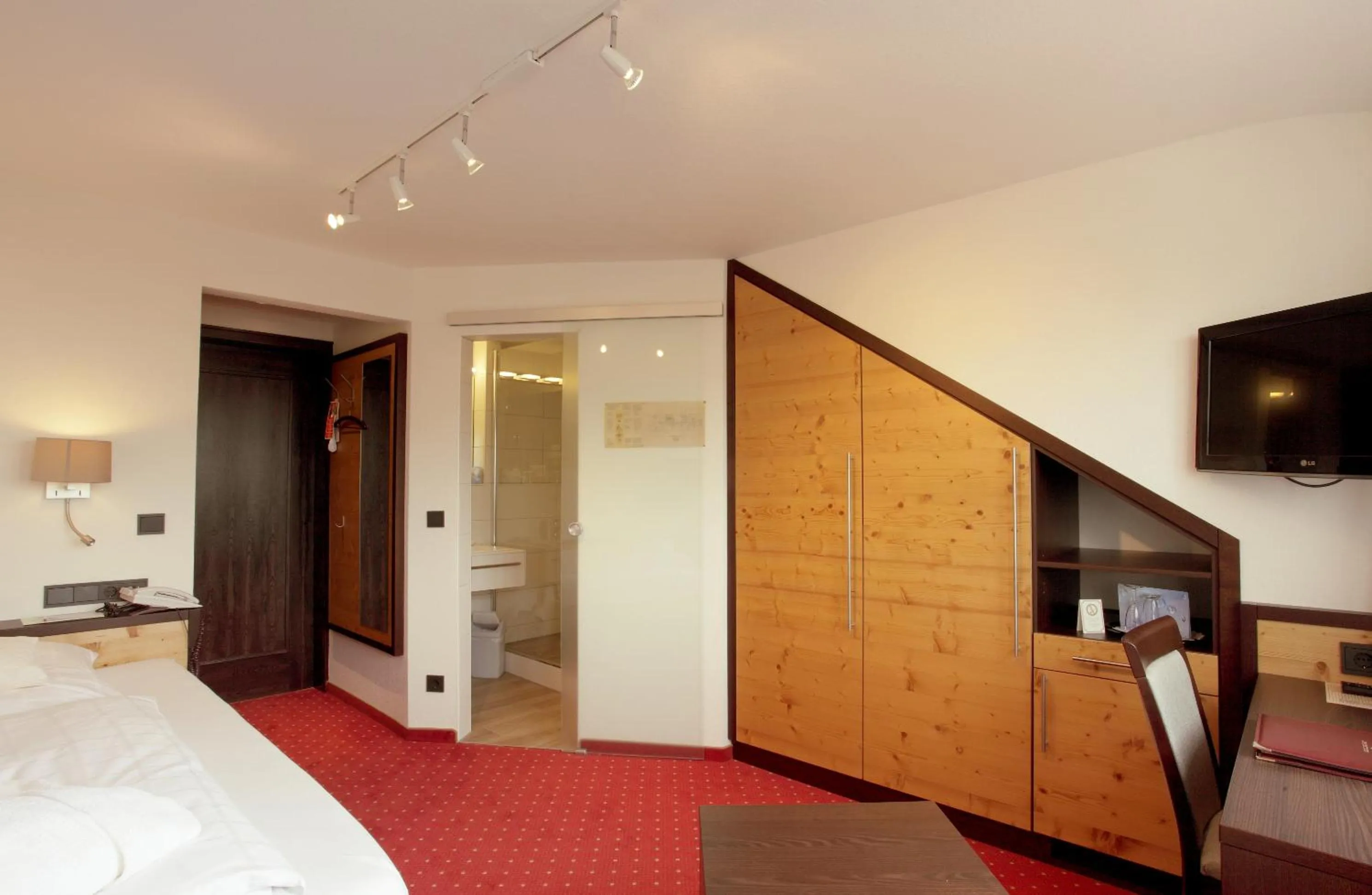 Decorative detail, Bed in Wittelsbacher Hof