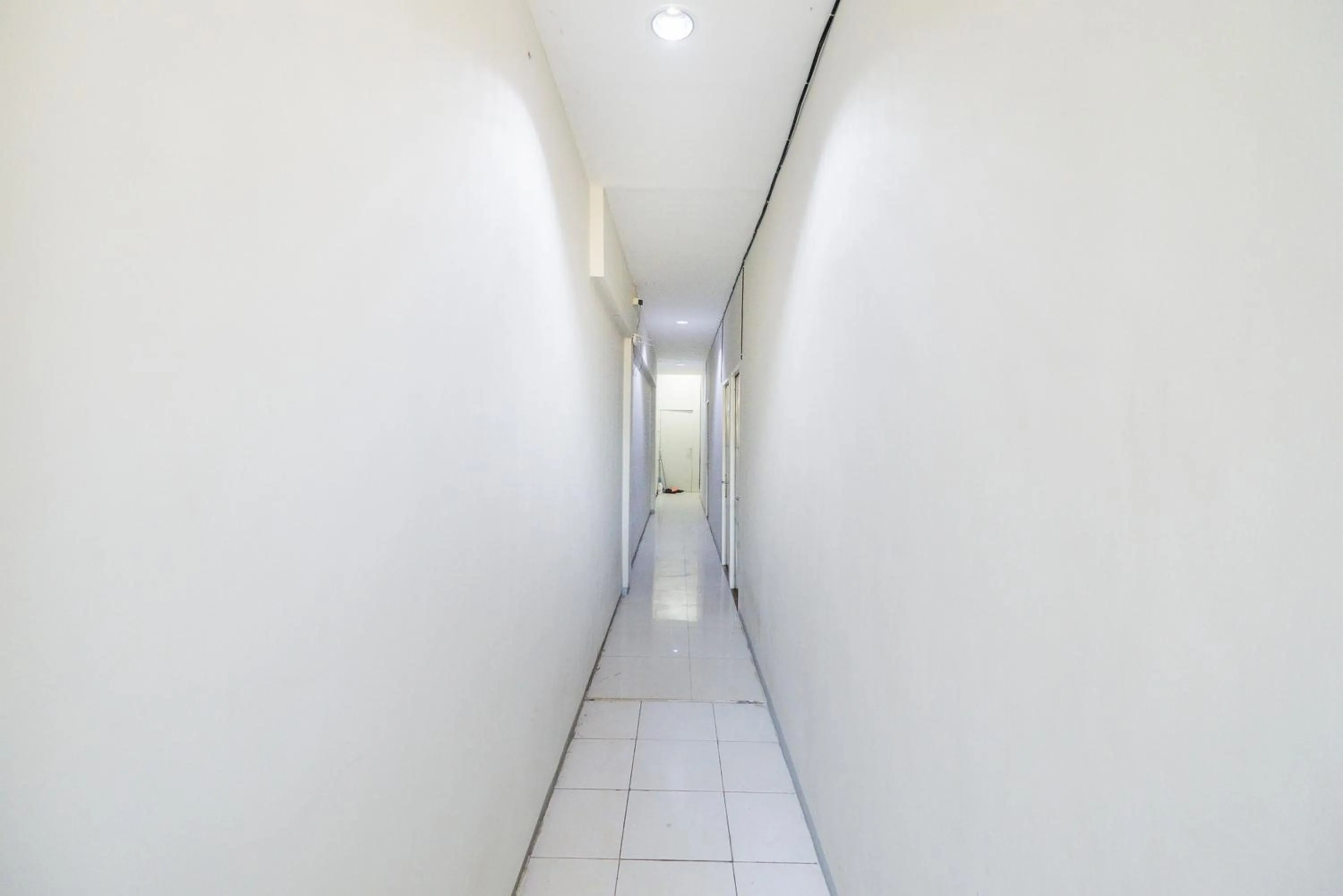 Property building in RedDoorz @ Darmo Surabaya