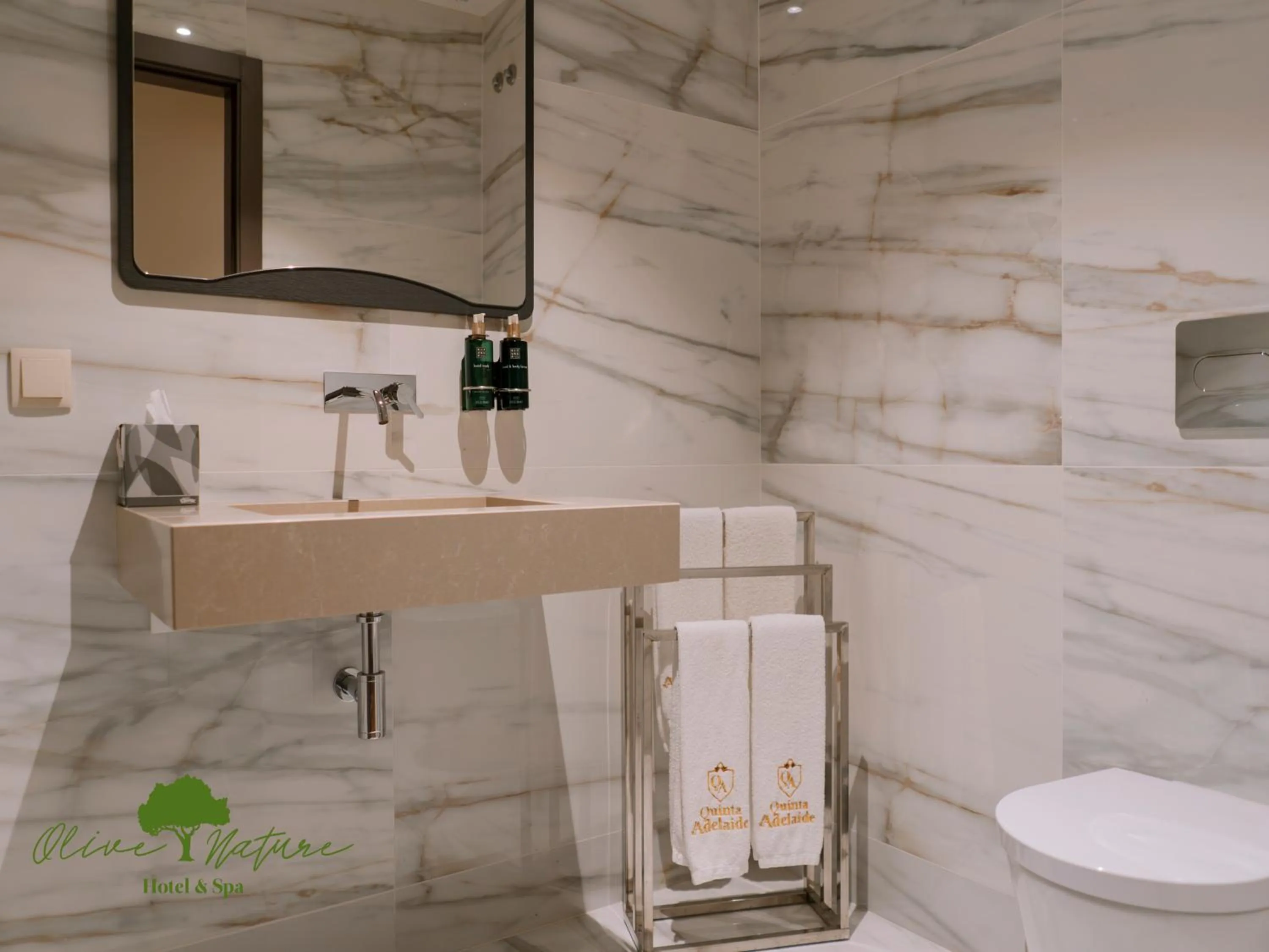 Bathroom in Olive Nature Hotel & SPA - Quinta Valle de Passos