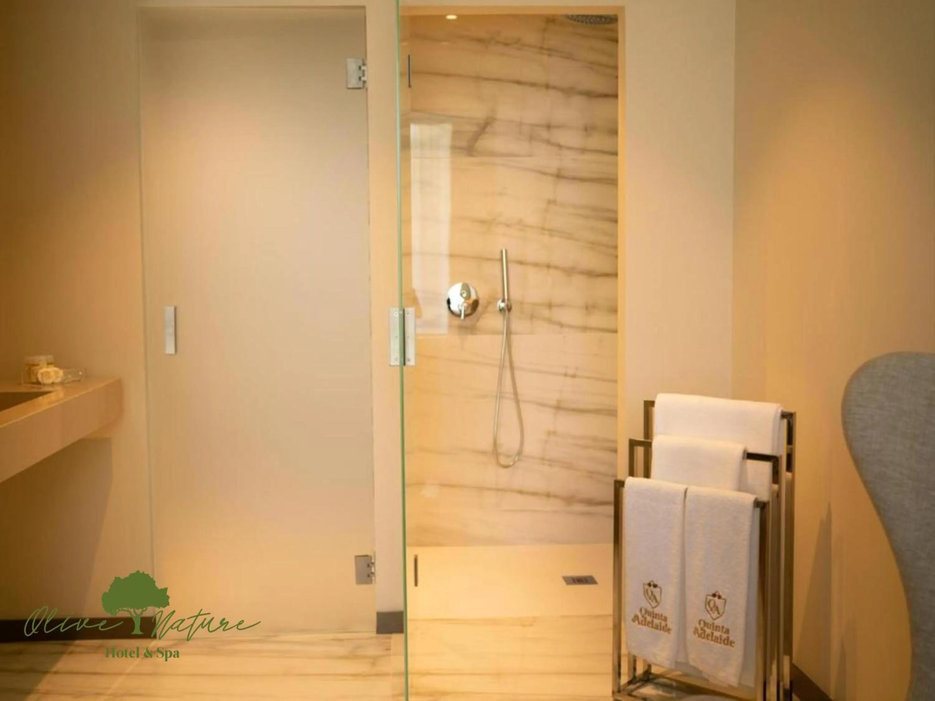 Bathroom in Olive Nature Hotel & SPA - Quinta Valle de Passos