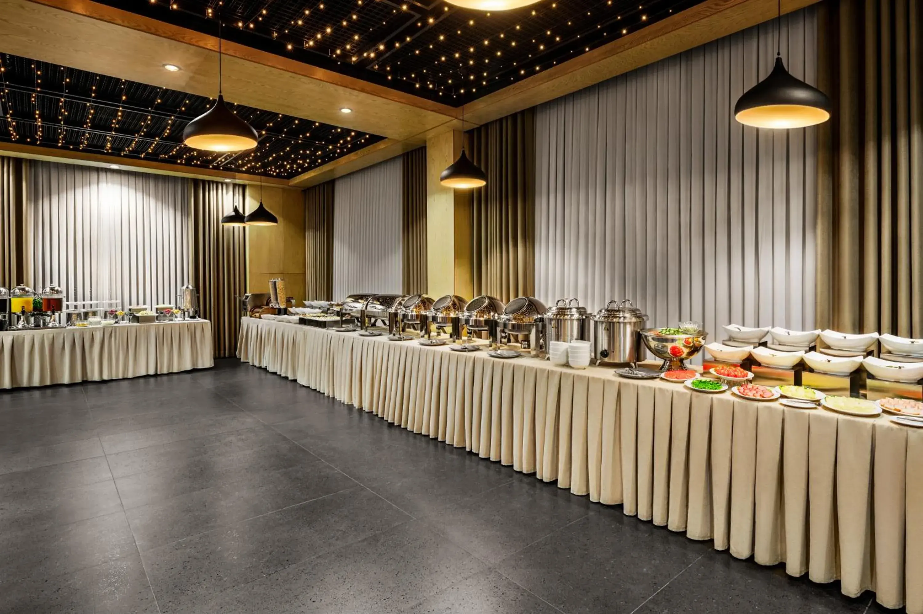 Restaurant/places to eat in Wyndham Garden Tashkent Restaurant/places to eat in Wyndham Garden Tashkent
