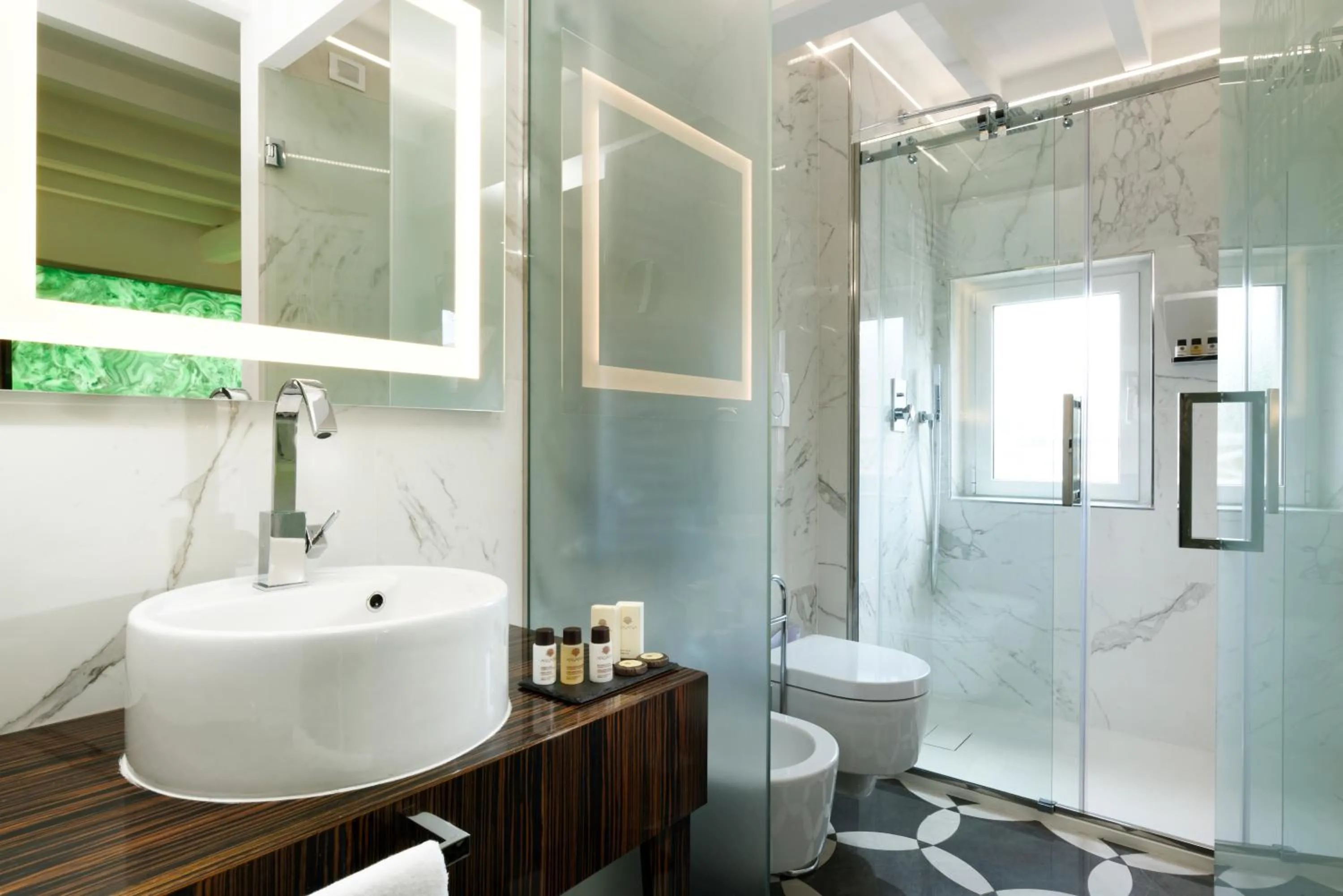 Bathroom in Le Boutique Hotel