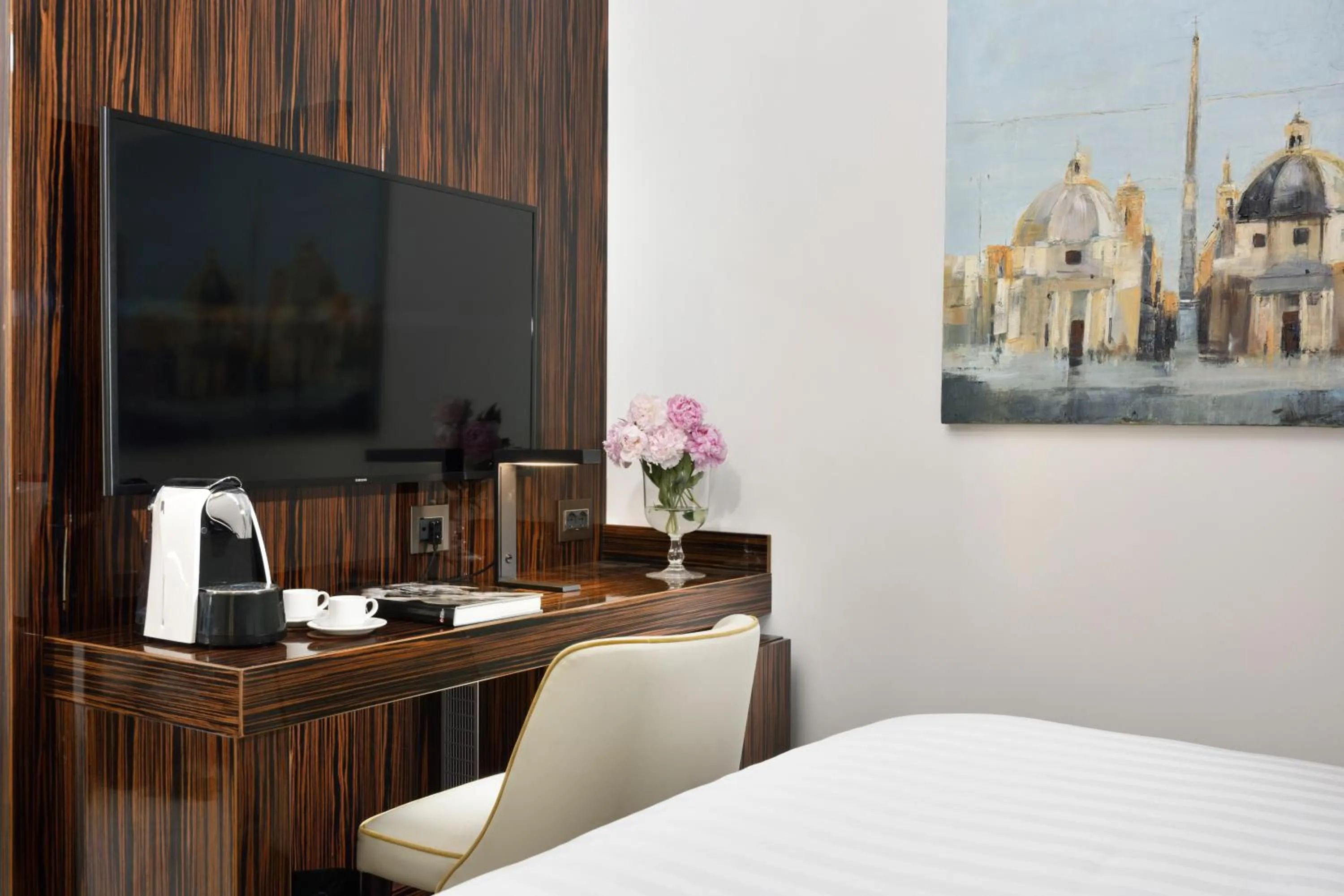 Bed in Le Boutique Hotel