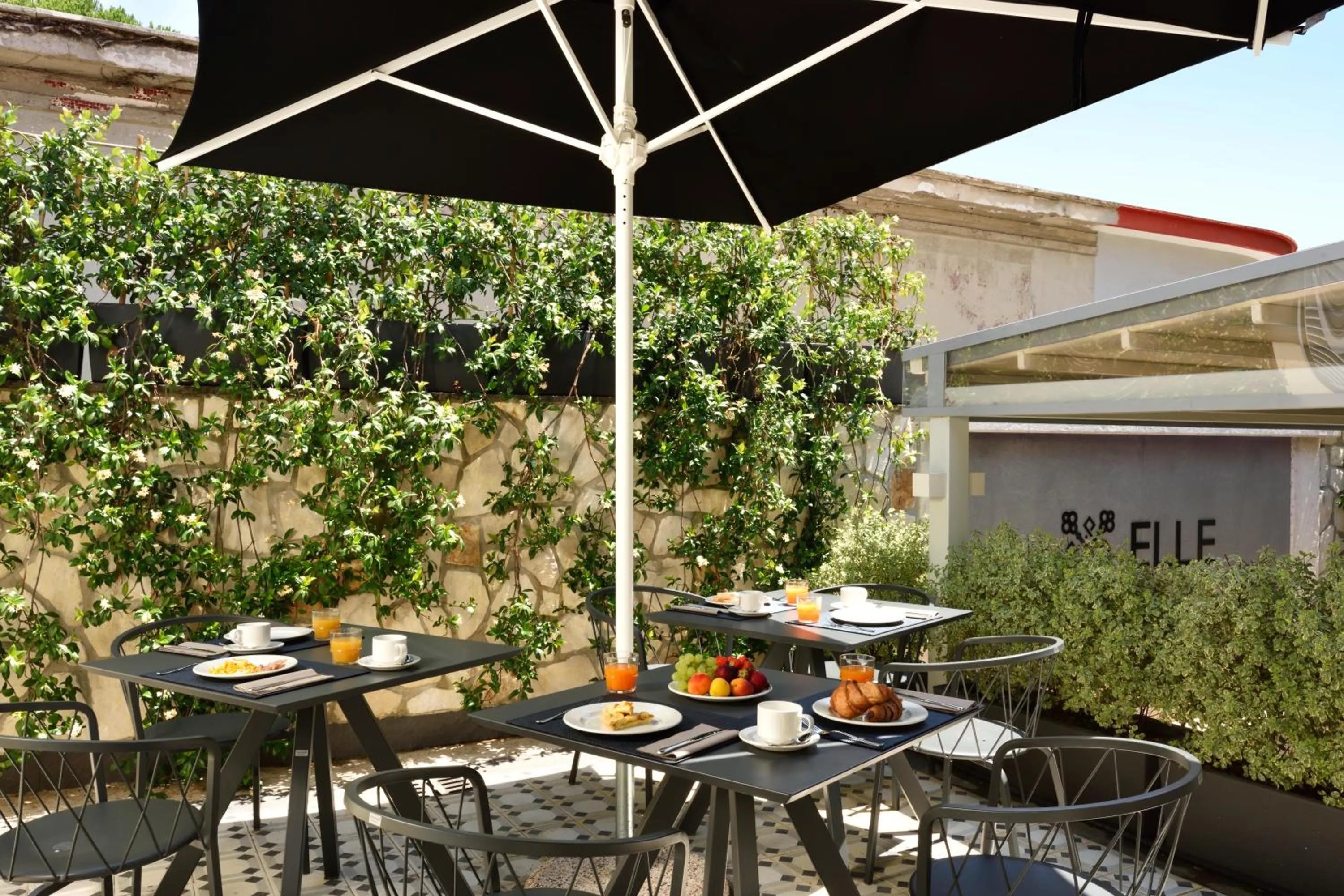 Breakfast in Le Boutique Hotel