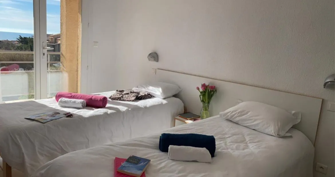 Bedroom, Bed in ULVF Les Romarins