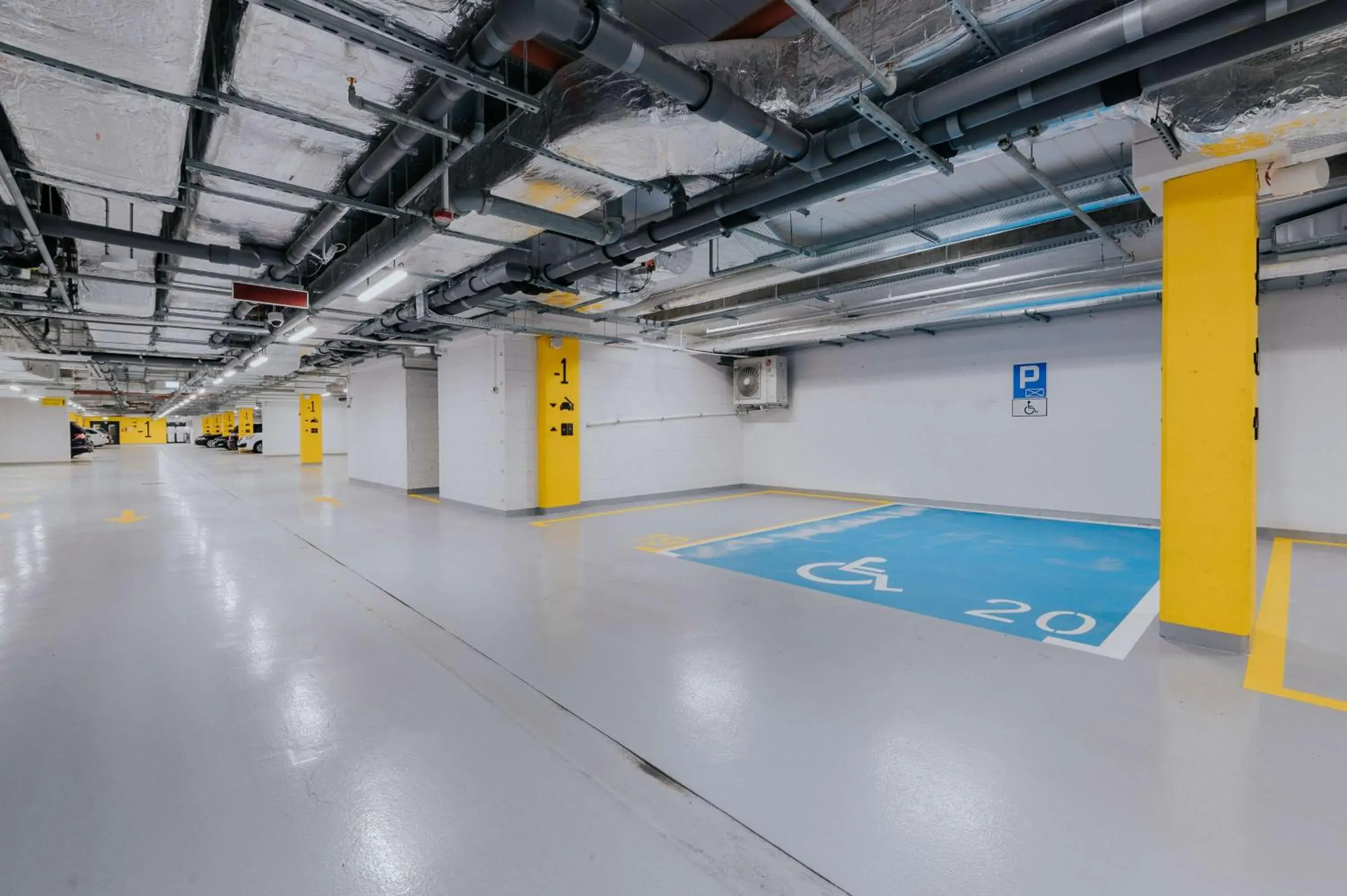 Property building in Hampton By Hilton Warsaw Reduta Property building in Hampton By Hilton Warsaw Reduta