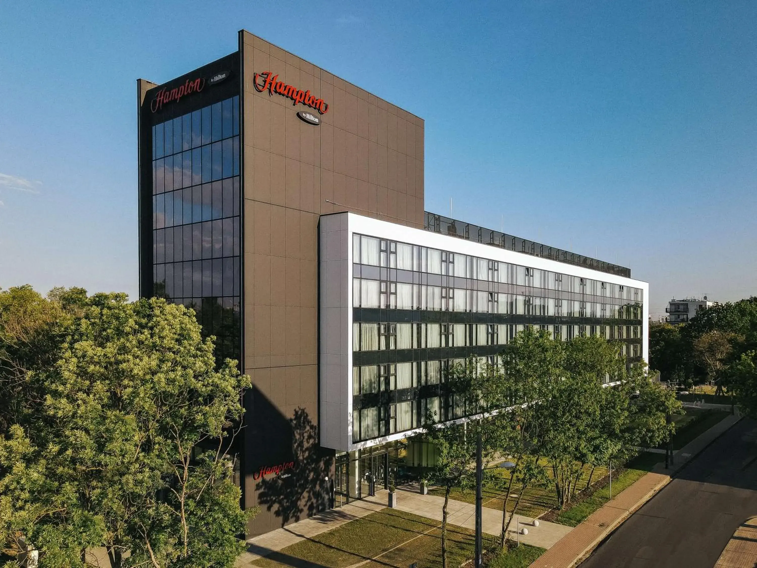 Property building in Hampton By Hilton Warsaw Reduta Property building in Hampton By Hilton Warsaw Reduta