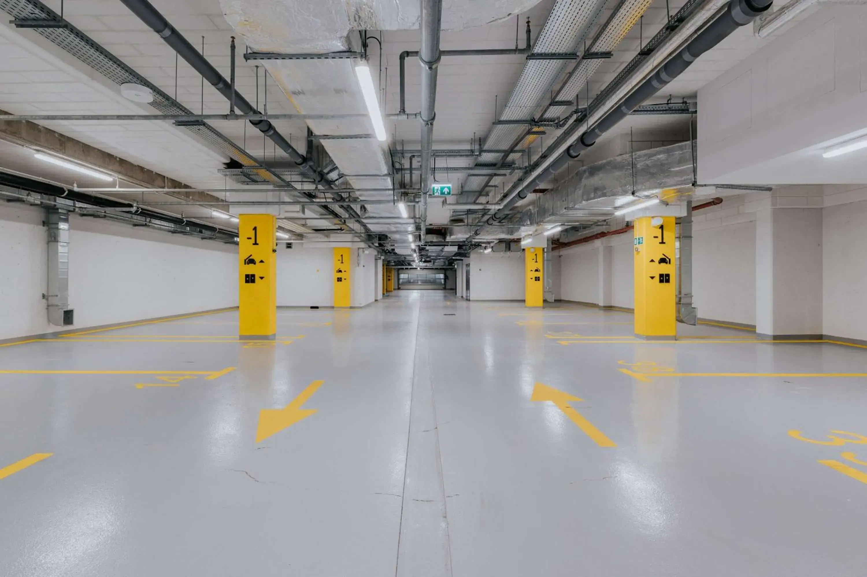 Property building in Hampton By Hilton Warsaw Reduta Property building in Hampton By Hilton Warsaw Reduta