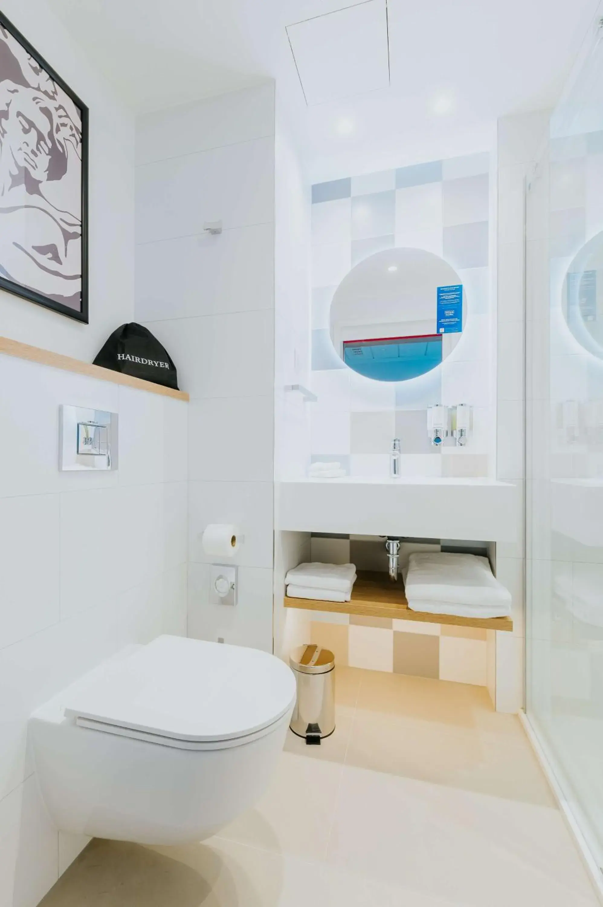 Bathroom in Hampton By Hilton Warsaw Reduta Bathroom in Hampton By Hilton Warsaw Reduta