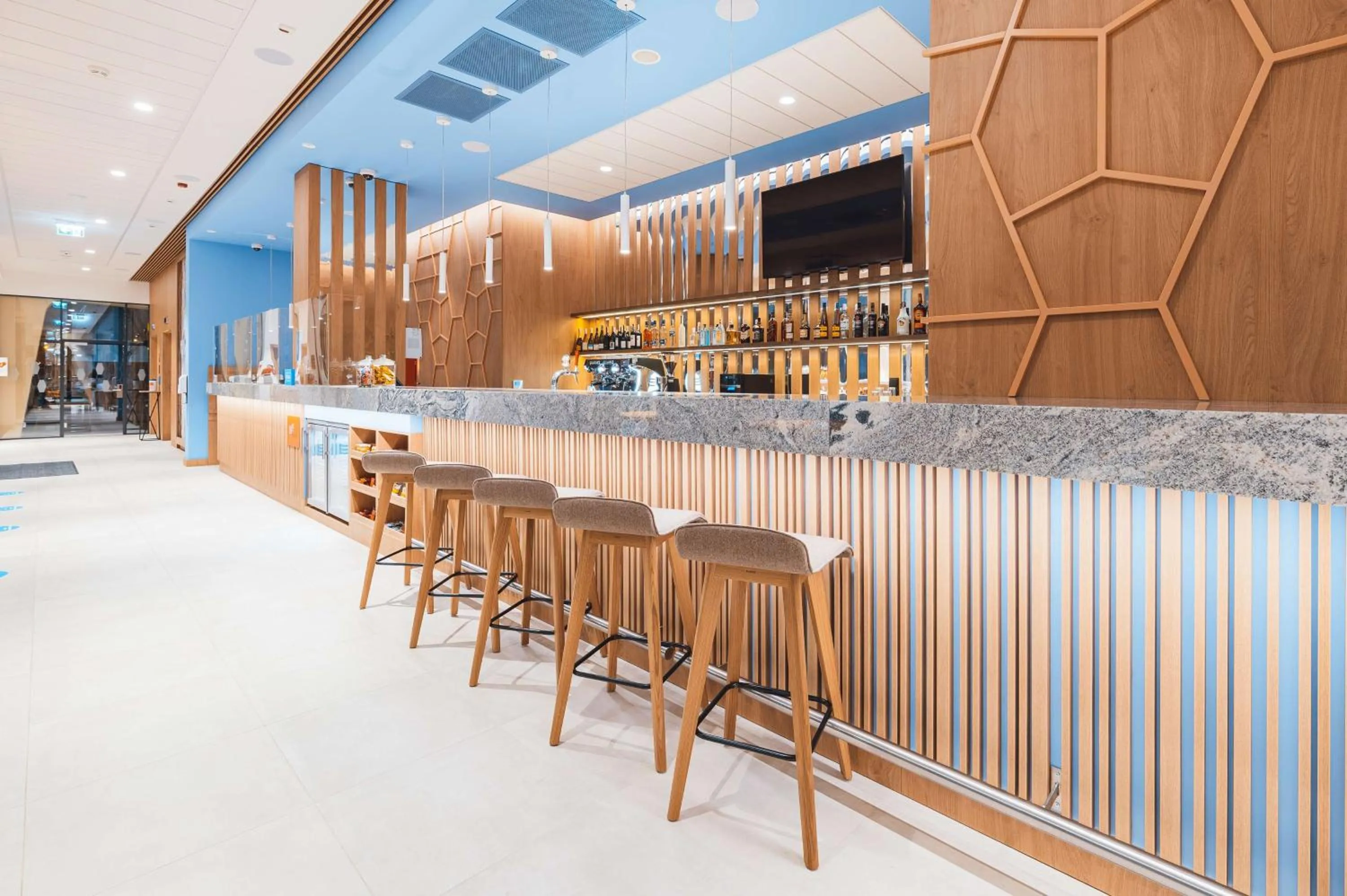Lounge or bar in Hampton By Hilton Warsaw Reduta