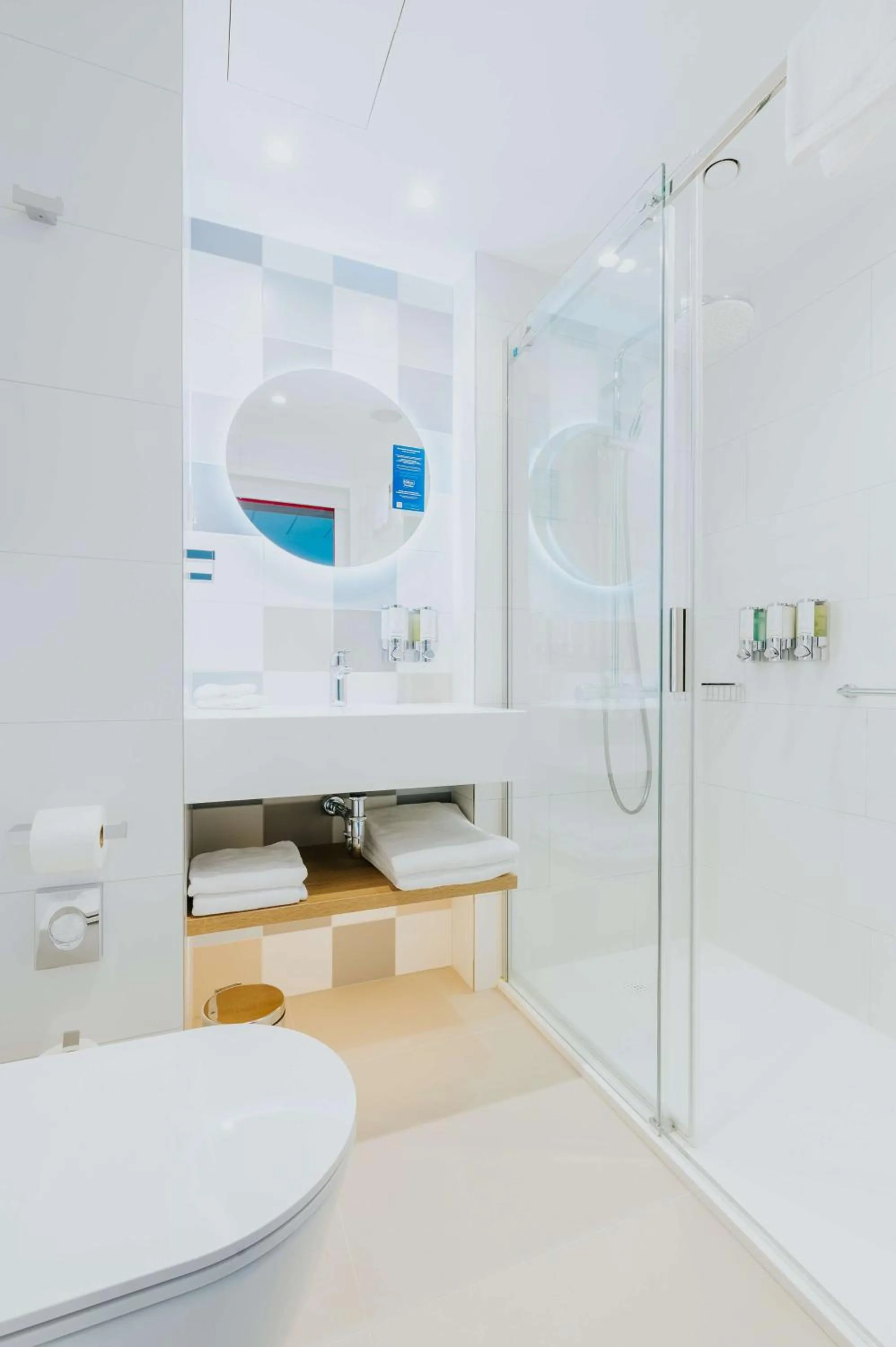 Bathroom in Hampton By Hilton Warsaw Reduta