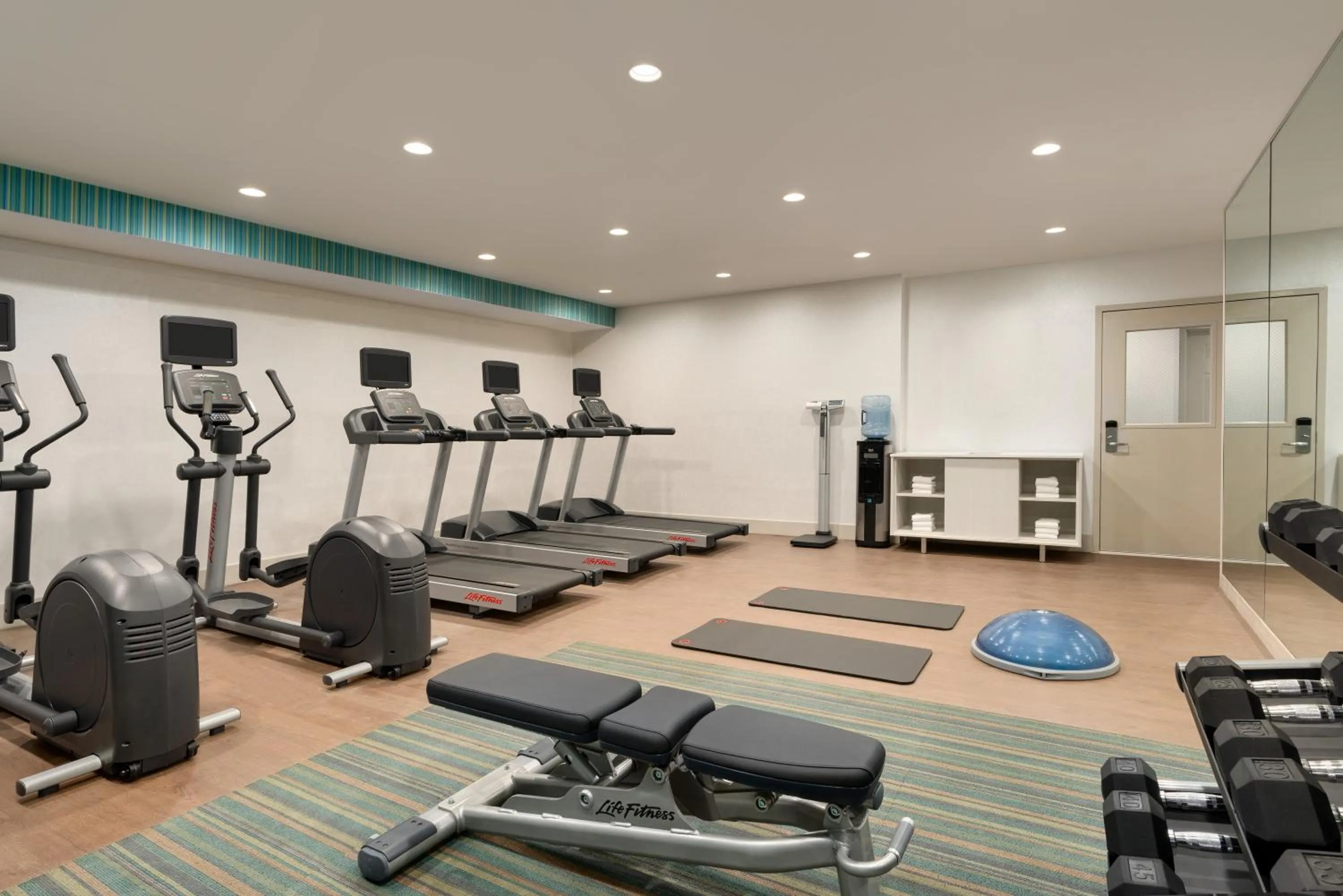 Spa and wellness centre/facilities in Holiday Inn Express - Jamaica - JFK AirTrain - NYC by IHG