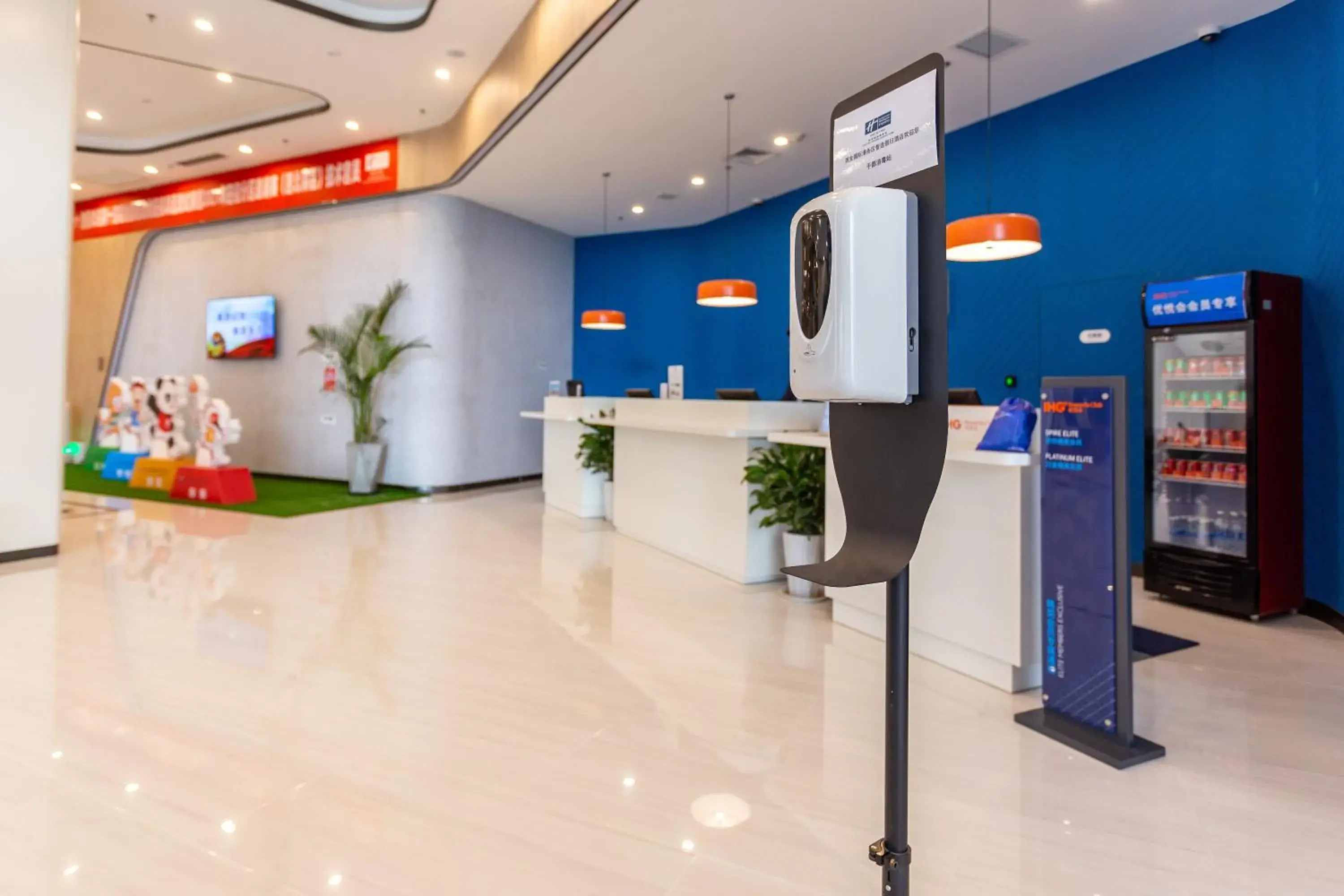 Property building in Holiday Inn Express Xi'an Intl Trade&Logistic Park by IHG Property building in Holiday Inn Express Xi'an Intl Trade&Logistic Park by IHG