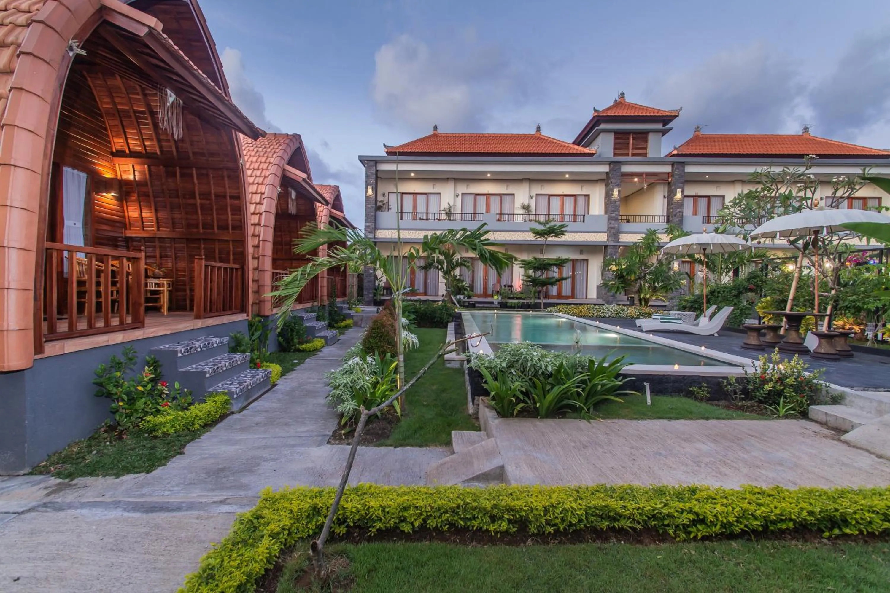 Swimming pool in Mailaku House