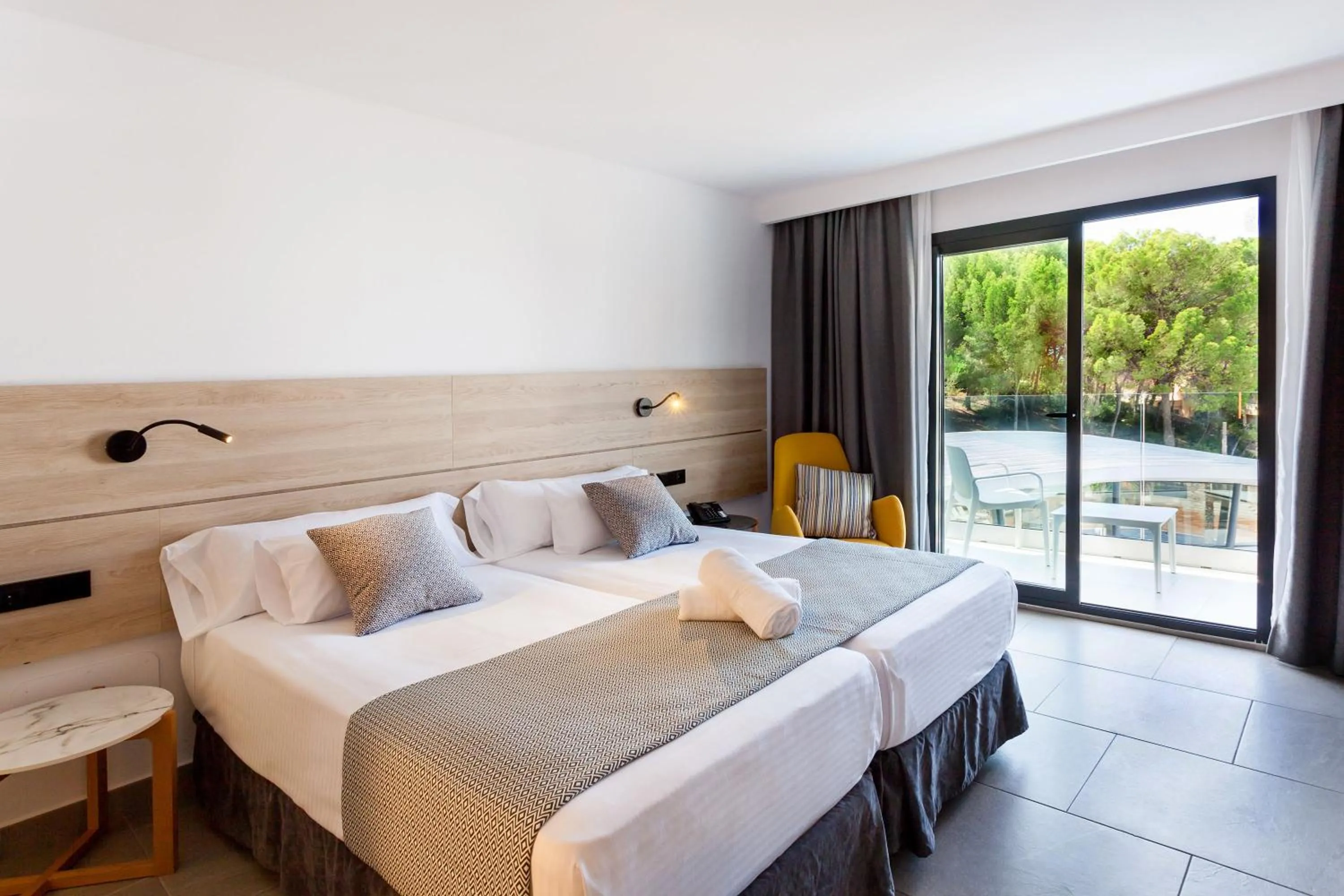 Bed in Hotel Morlans Suites - Adults Only