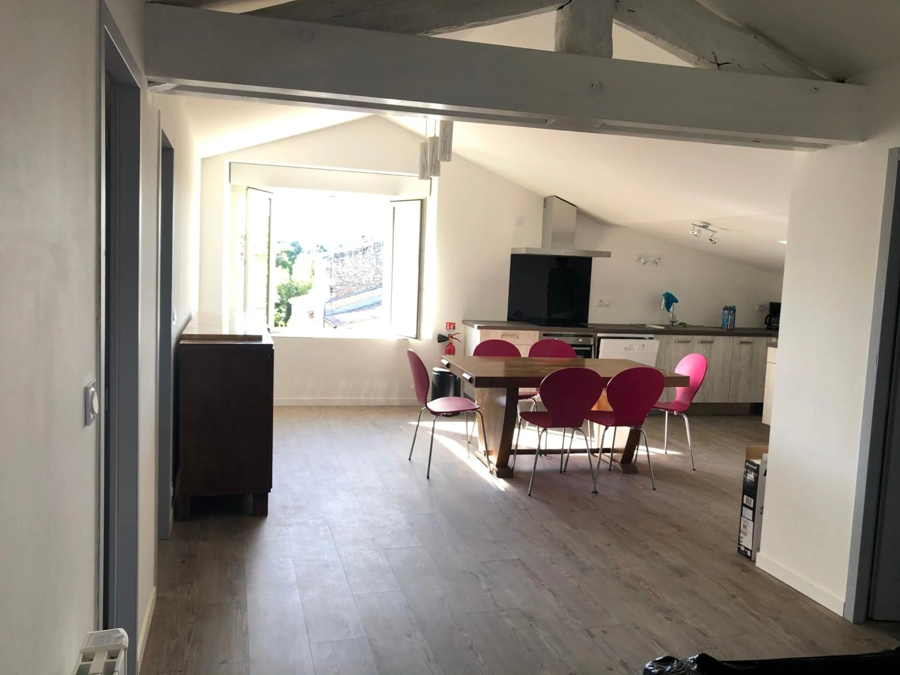 Dining area in Chai paulette