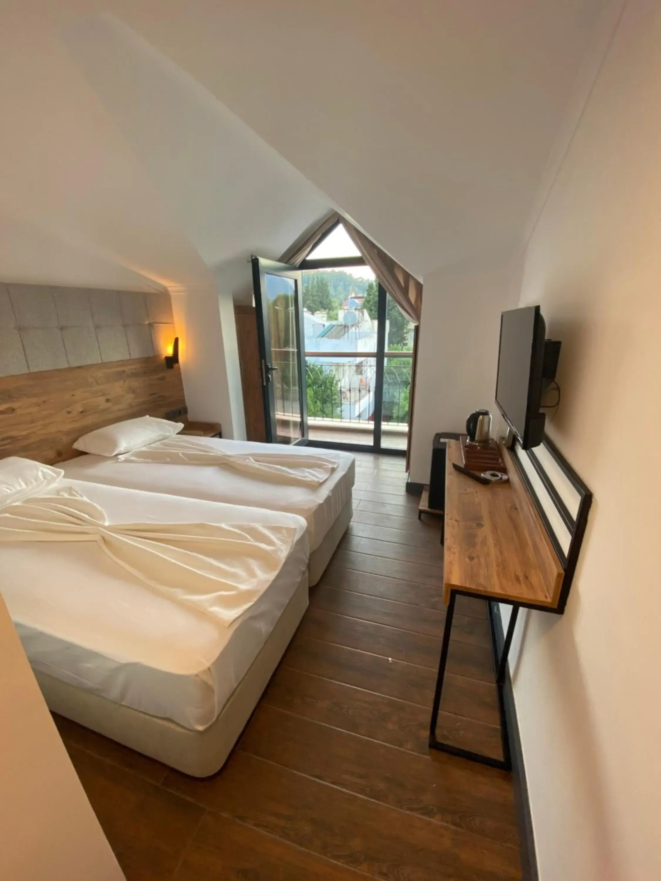 Bed in MİYAS LUXURY HOTEL Bed in MİYAS LUXURY HOTEL