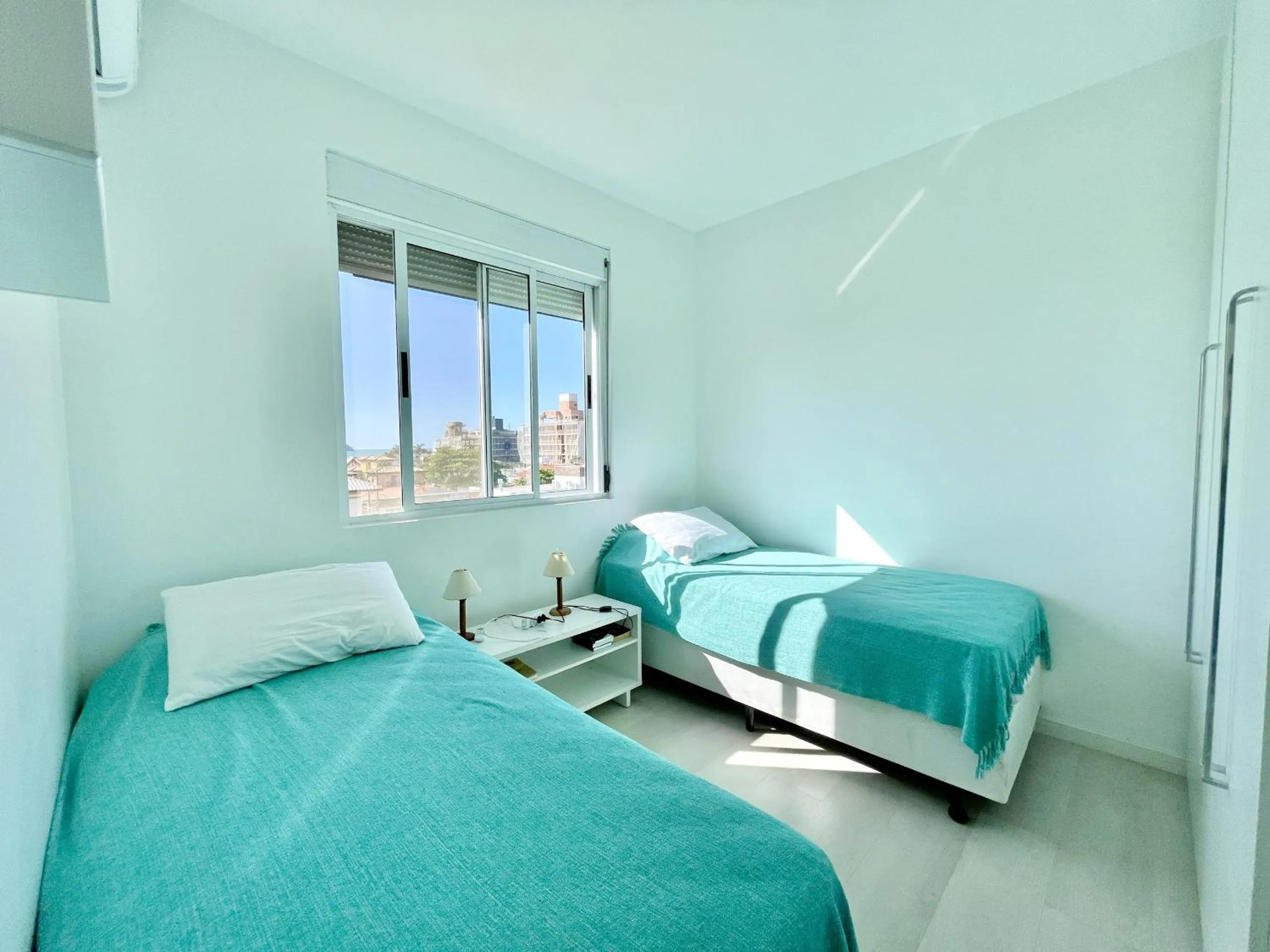 Bed in Belo Apto com churrasqueira a 100m da Praia