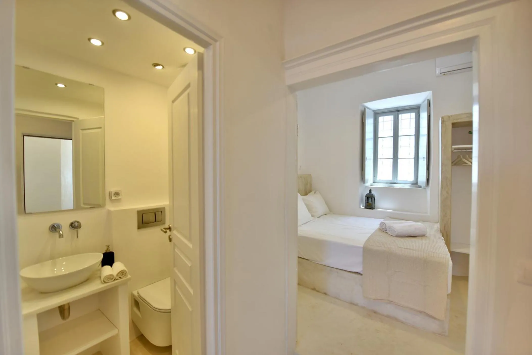 Bathroom in Hydra Art Suites