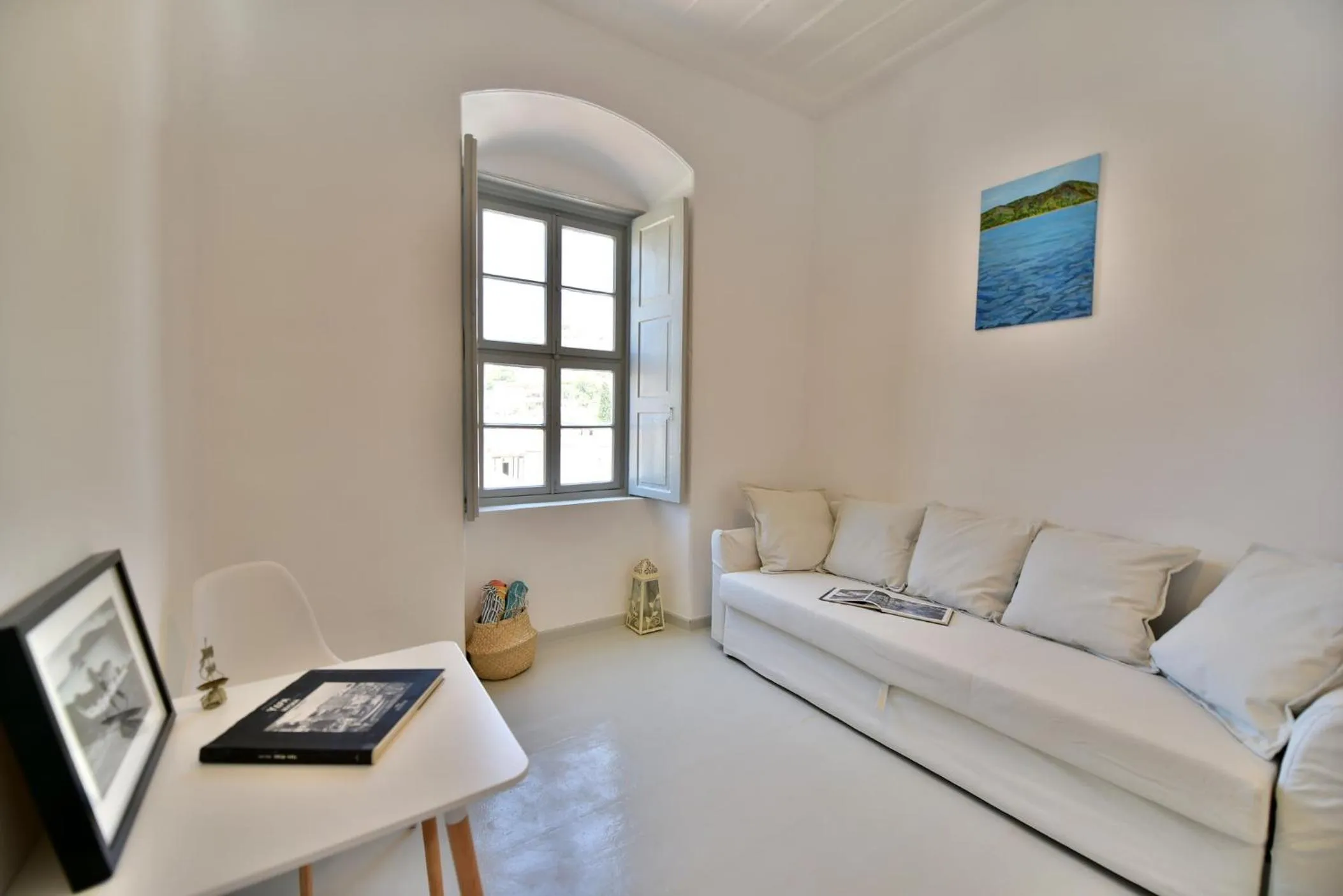 Living room in Hydra Art Suites